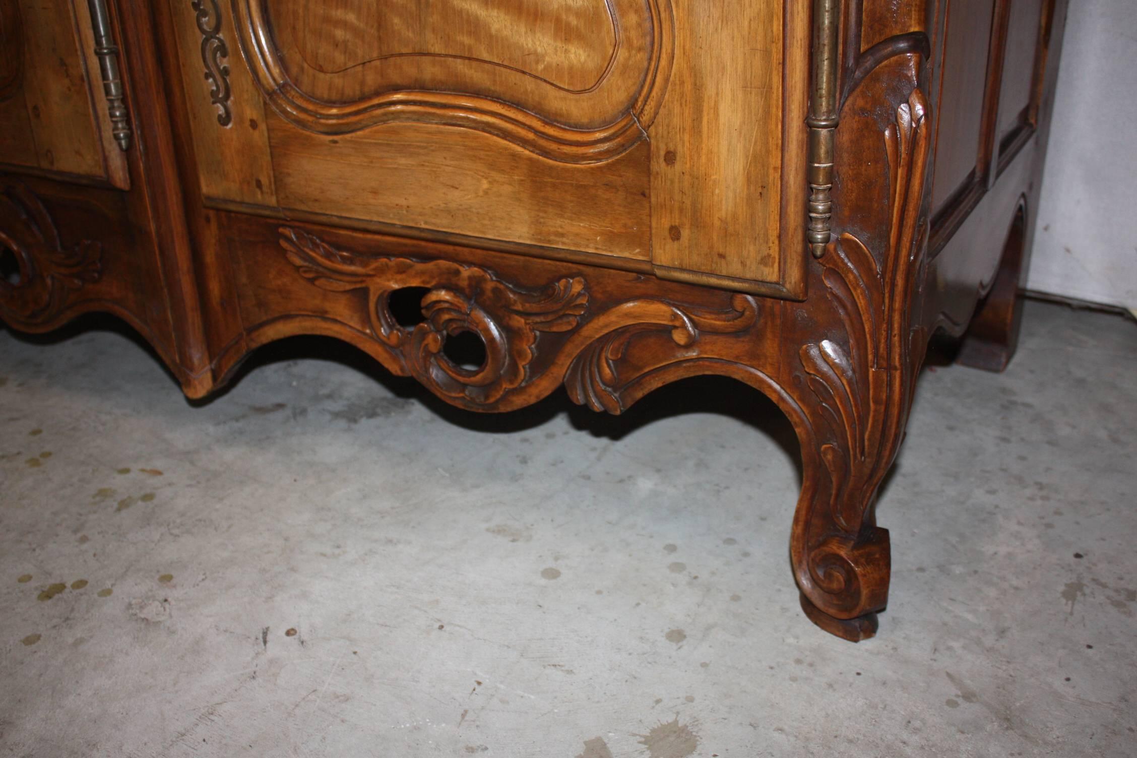 Late 19th Century French Walnut Enfilade 3