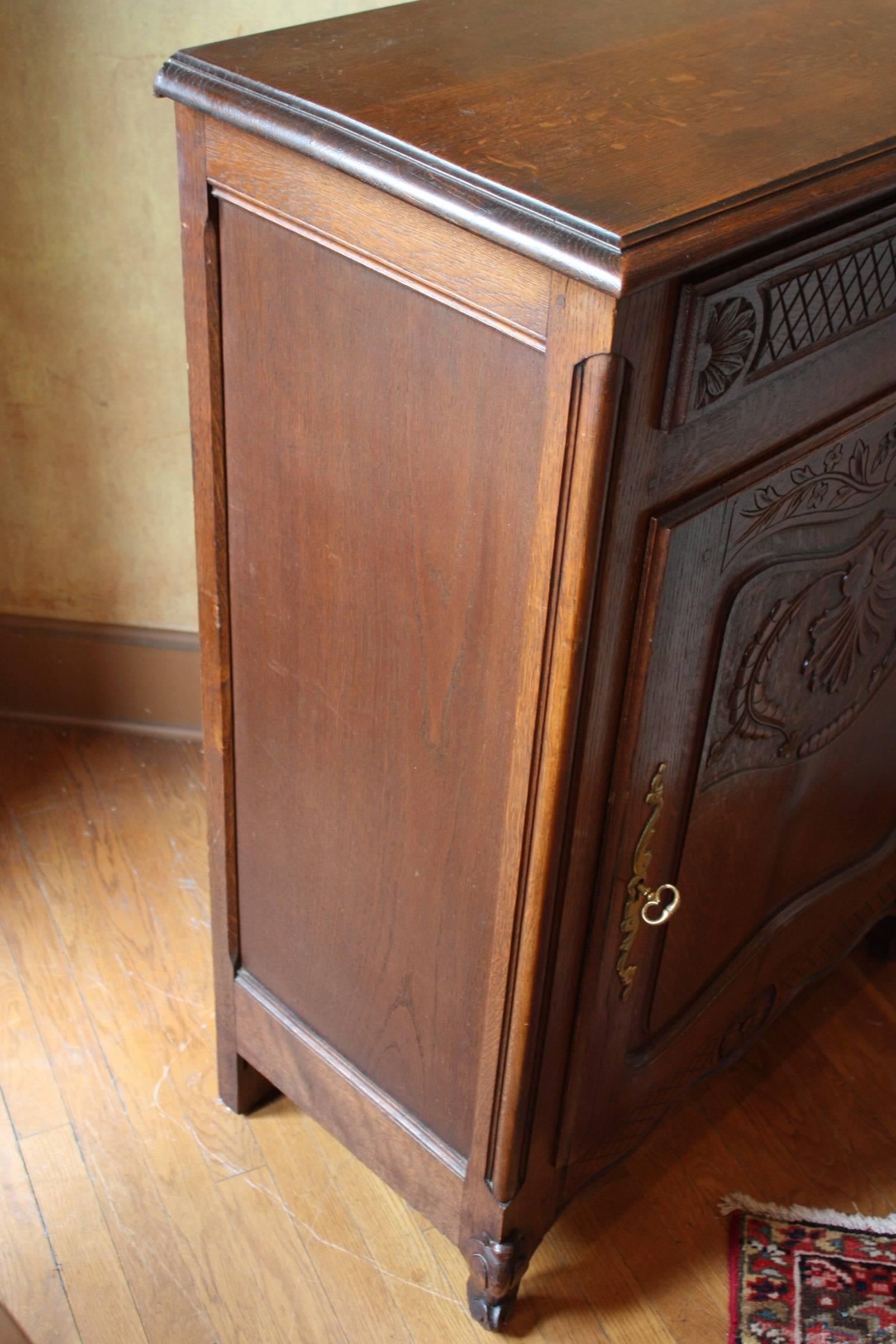 Louis XV Single Door Cabinet with Drawer 1