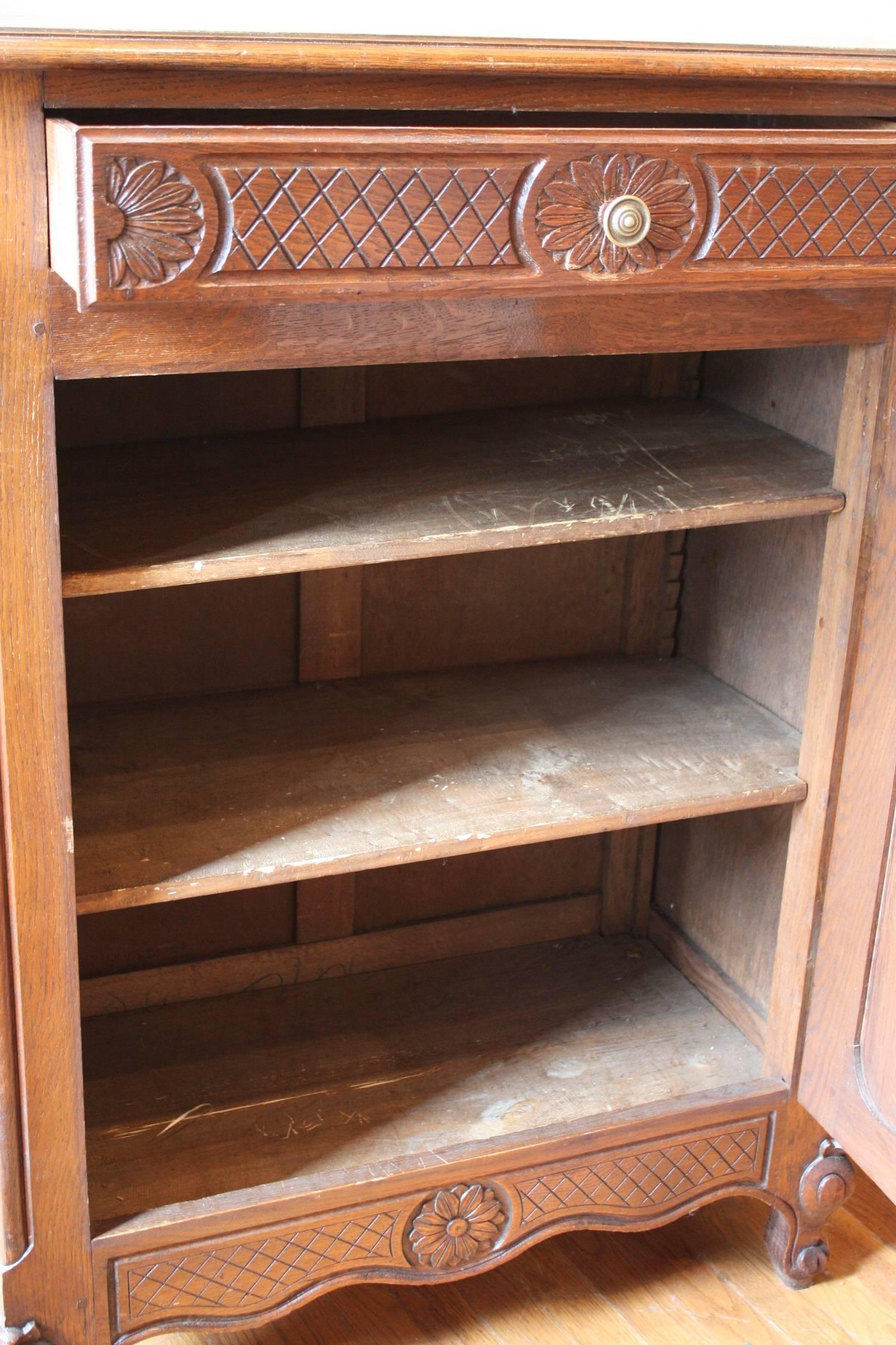 Louis XV Single Door Cabinet with Drawer 2