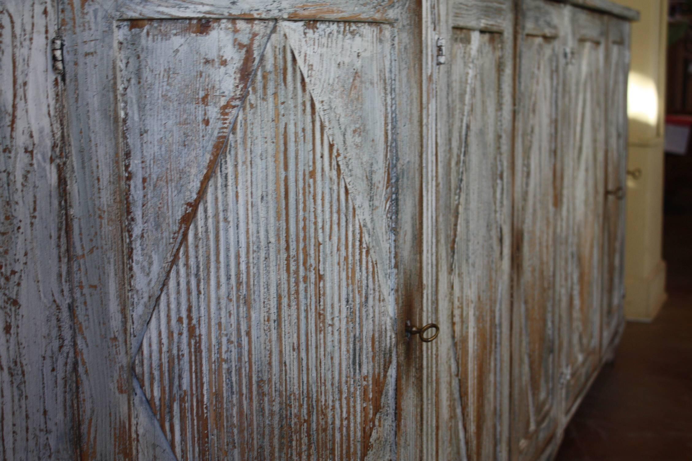 Swedish 19th Century Painted Buffet with Curved Sides 3