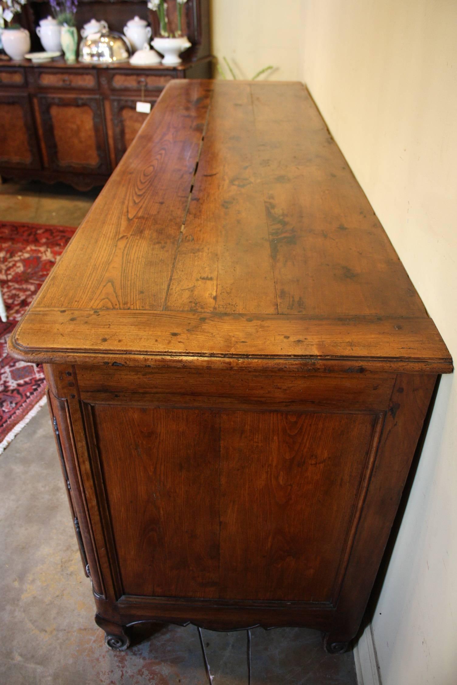 French, 19th Century Provencal Long Walnut Enfilade Buffet 2