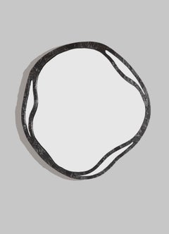 Espejo de pared contemporáneo, «Kolam Bronze» en latón, «Viya» de Vikram Goyal