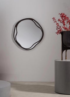 Espejo de pared contemporáneo, «Kolam Bronze» en latón, «Viya» de Vikram Goyal