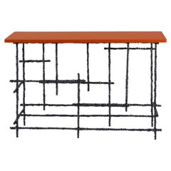 Table d'appoint en laiton, tiges forgées, « Viya » par Vikram Goyal