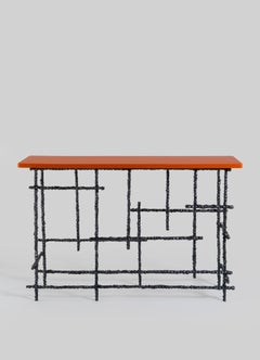 Table d'appoint en laiton, tiges forgées, « Viya » par Vikram Goyal