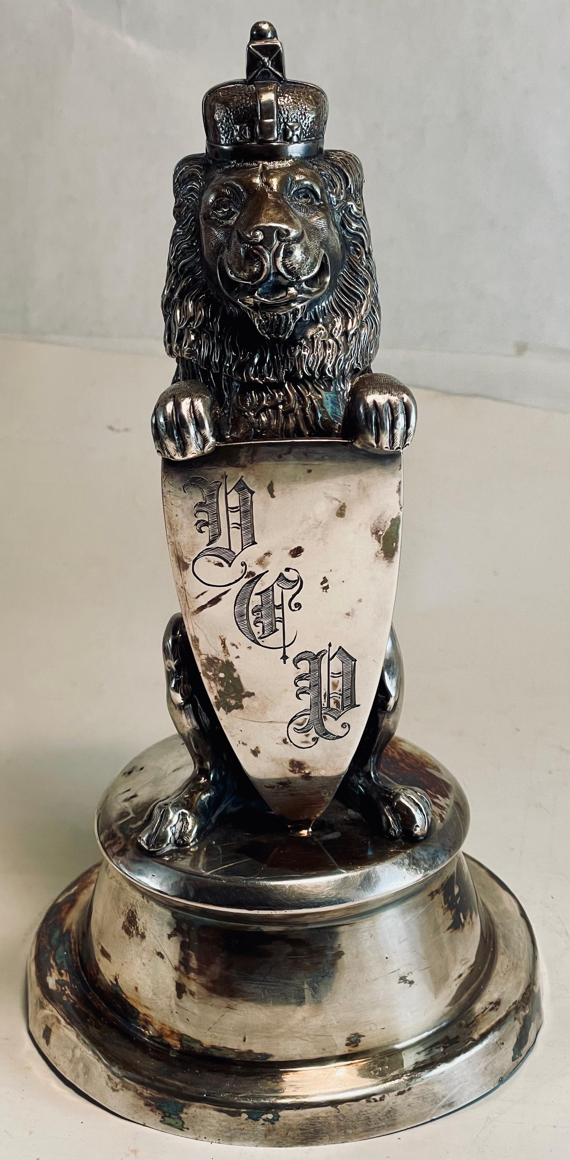 Englisch Silber Platte figuralen Löwen Tintenfass Halter im Zustand „Gut“ im Angebot in Clifton Forge, VA