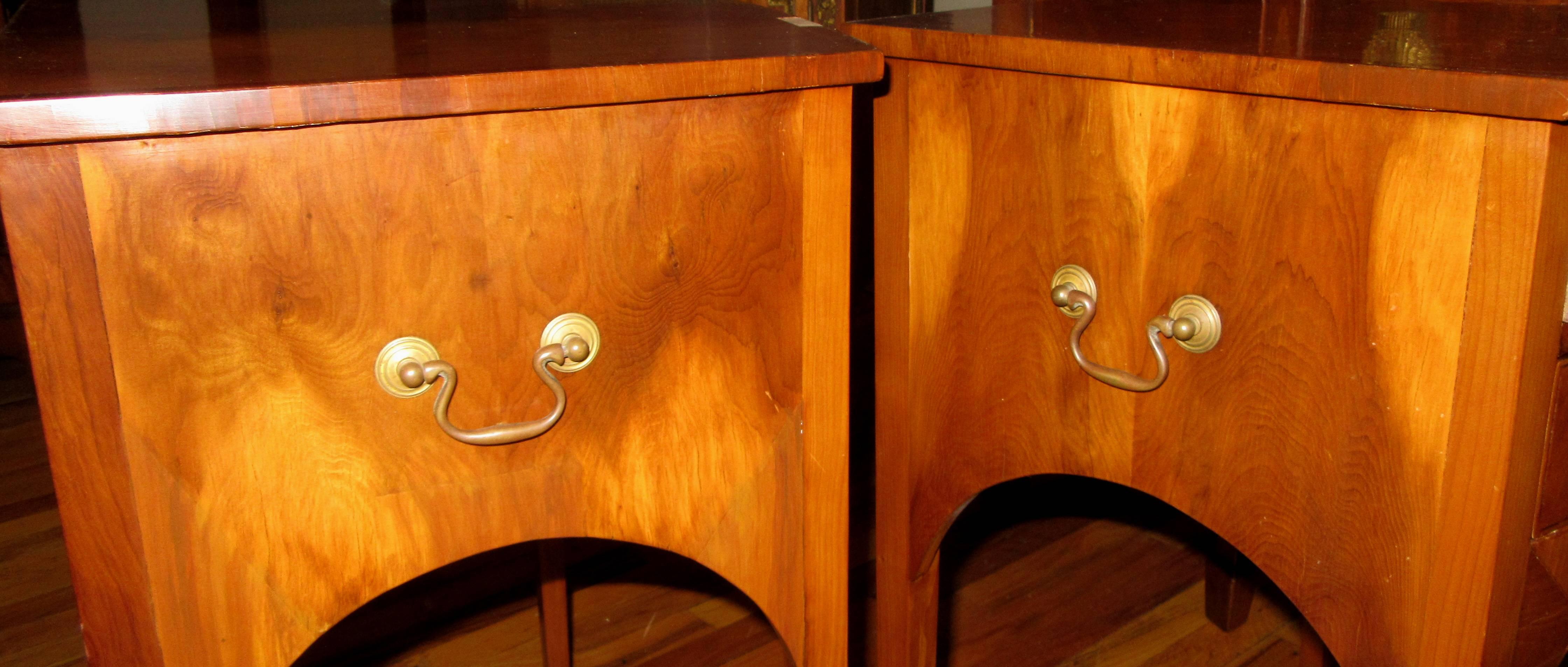 English Pair of 19th Century Flame Mahogany End/Bedside Tables
