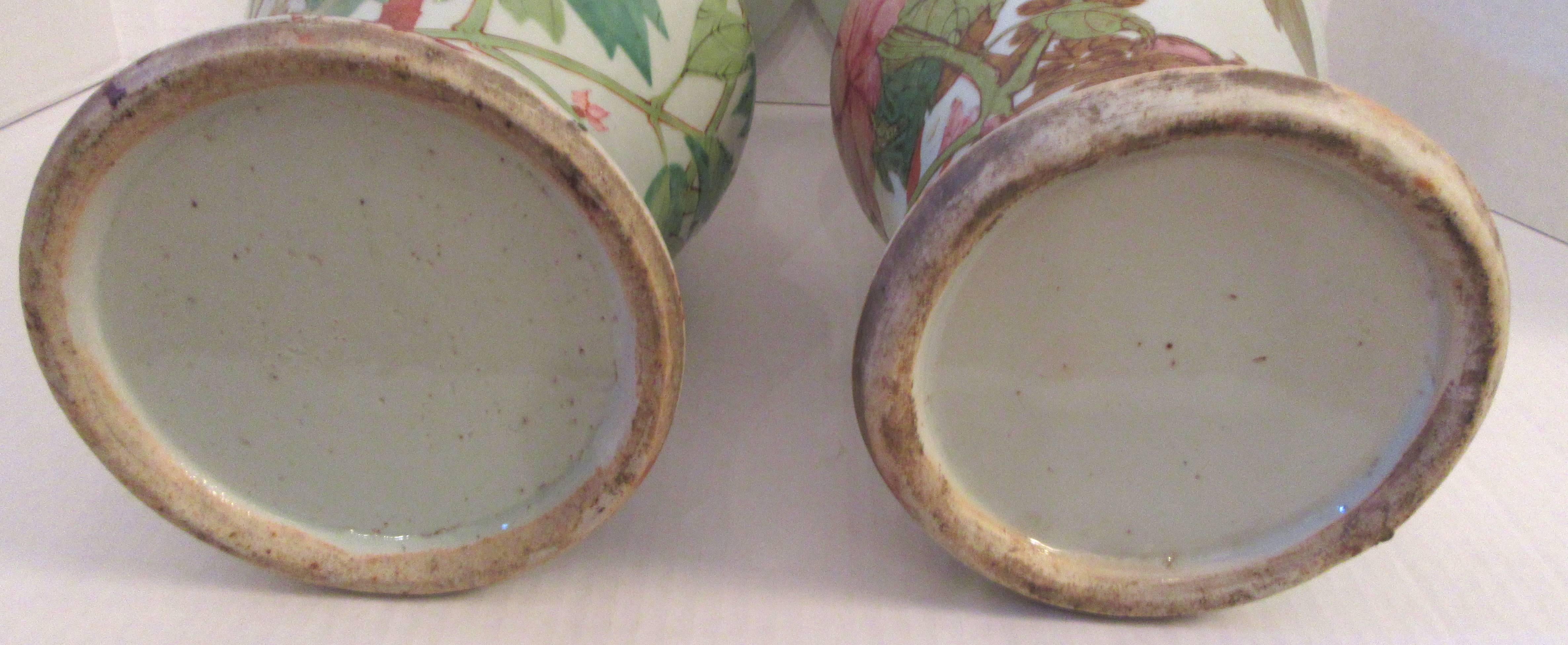 Pair of Chinese Qing Dynasty Porcelain Temple Vases In Good Condition In Mt Kisco, NY