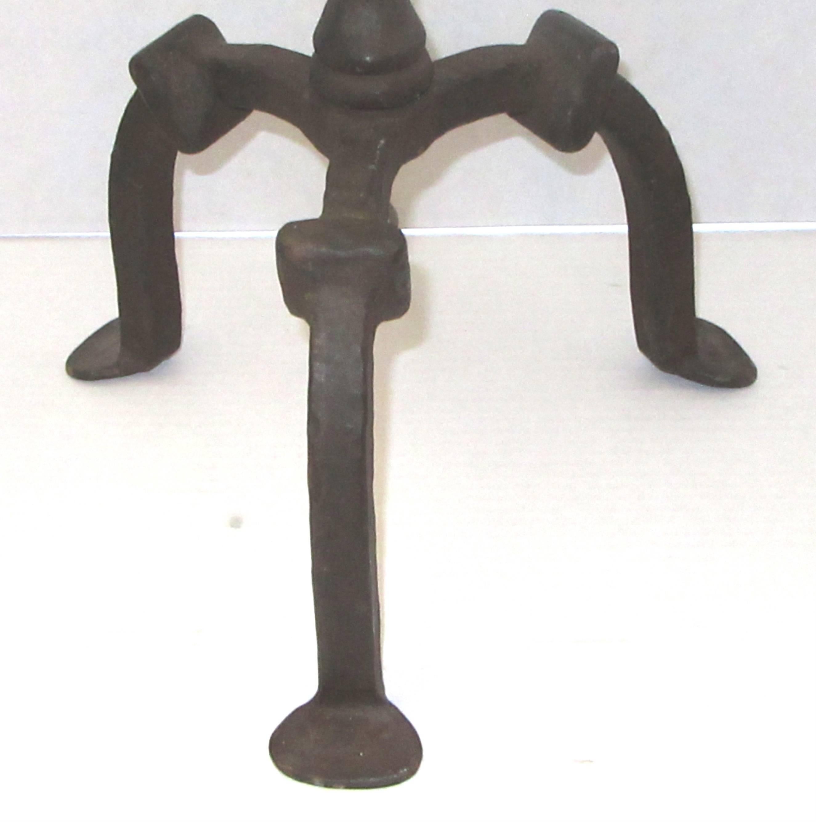 Hand-Wrought Iron Tripod Table Lamp In Excellent Condition For Sale In Mt Kisco, NY