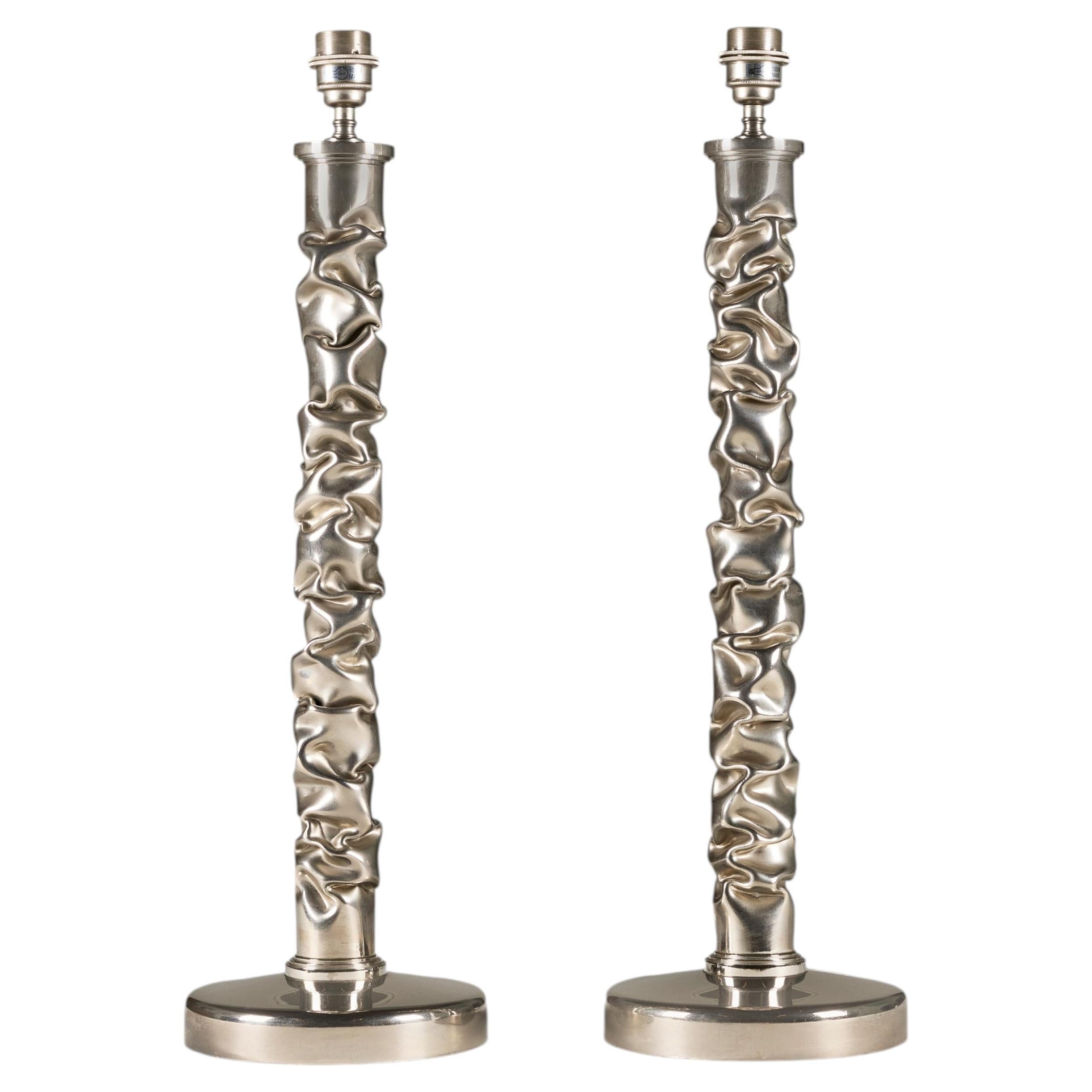 How do you date a lamp?