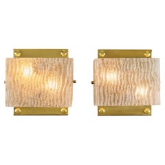 Coppia di applique in vetro "ice" e ottone in stile Mid-Century Modern di Kaiser