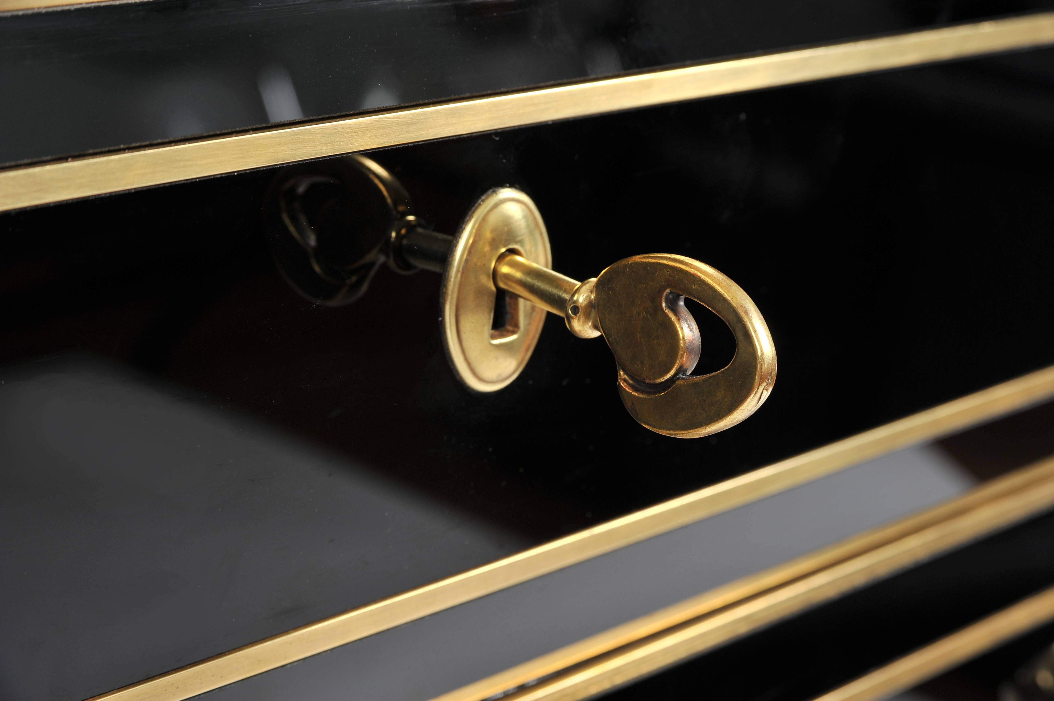 Pair of Italian 1970s Black Glass Chest-of-drawers In Excellent Condition In London, GB