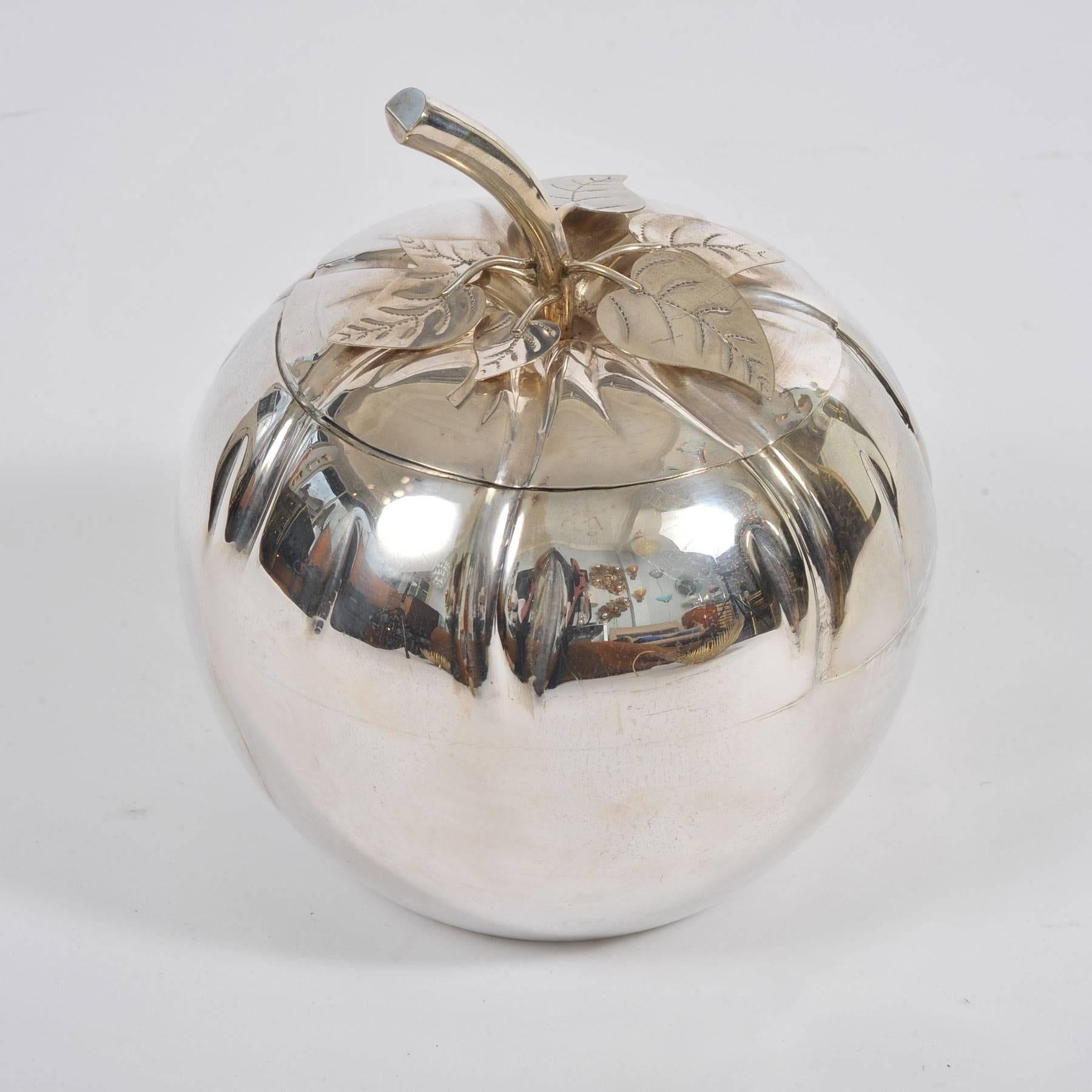 'Silvered' ice bucket with beautiful detailing in the form of a tomato.

        