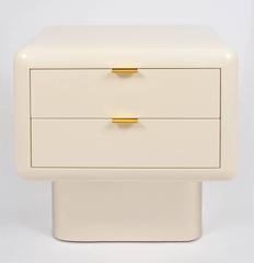 Coppia di comodini degli anni '80 del designer e decoratore americano Steve Chase