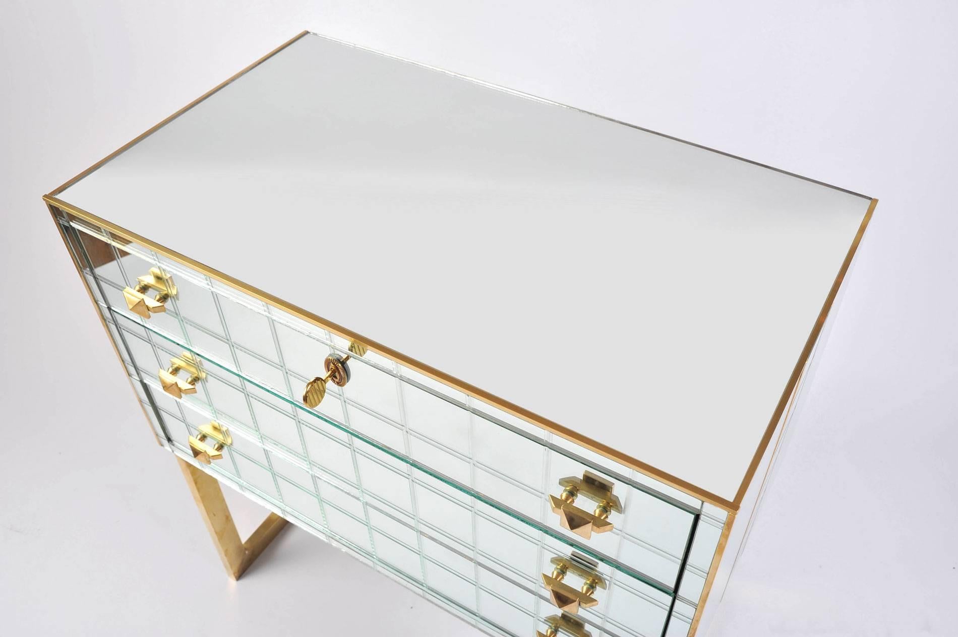1970s Italian Mirrored Chest Nightstands on Brass Legs  In Excellent Condition In London, GB