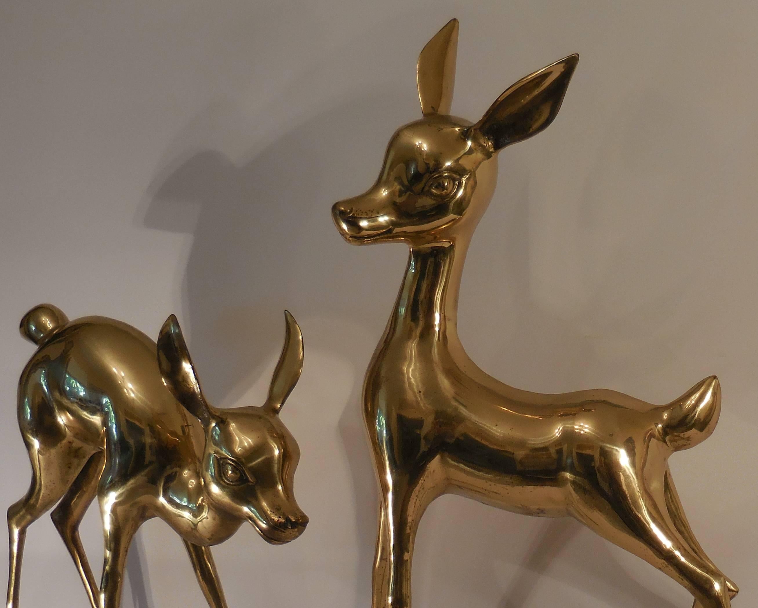 Adorably playful pair of baby deer or Bambi's made of brass nicely clean polish
Decoratively looking.
Great condition 
Size
1. 29