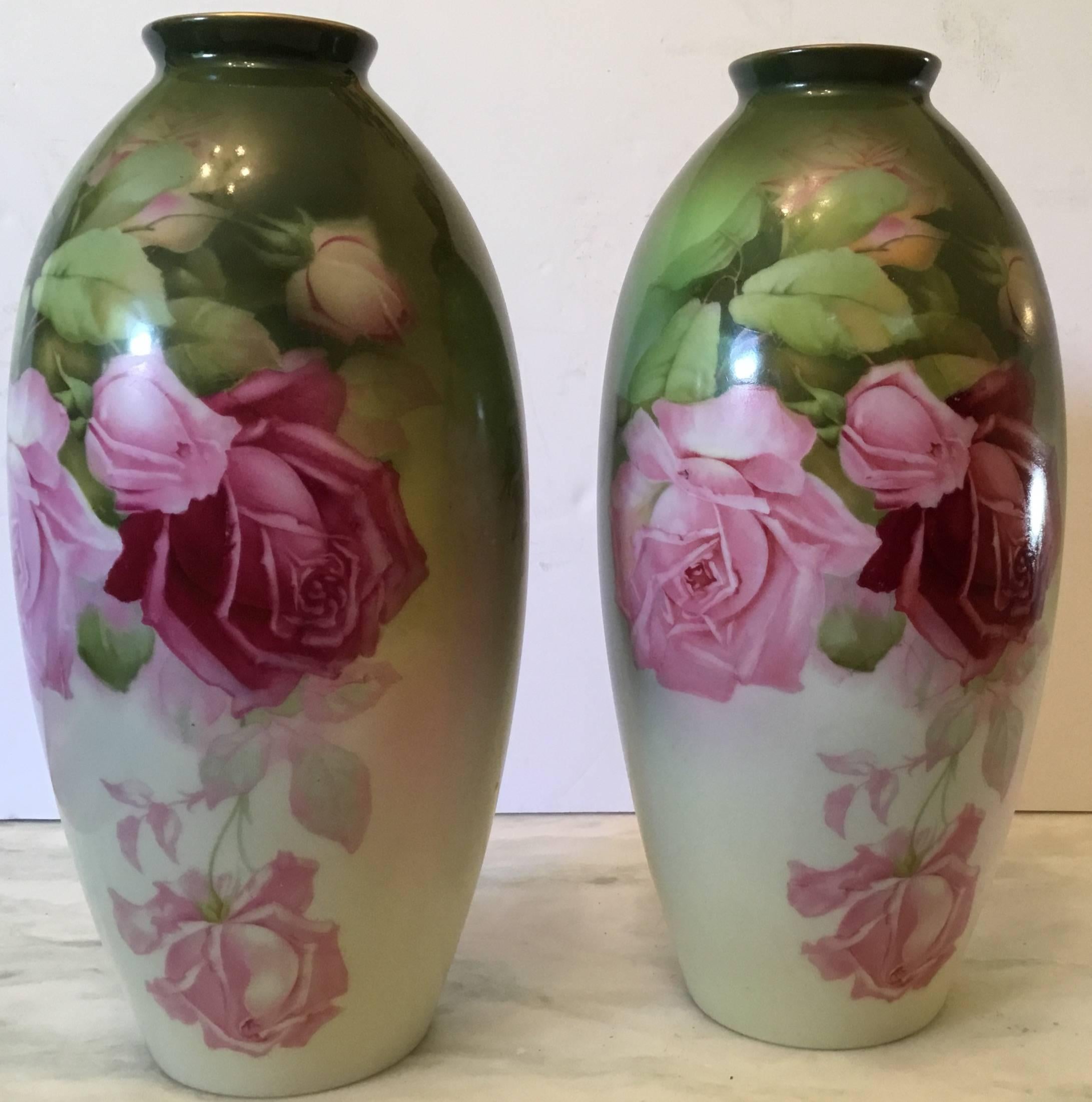 Pair of Fine Porcelain Vases In Excellent Condition In Delray Beach, FL