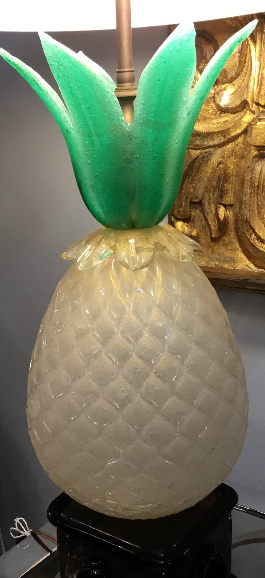 Rare Italian pineapple Murano glass table lamp by Barovier Toso, circa 1940s.
Electrified and ready to light. 
One of a kind.

Total height bottom to finial 37".