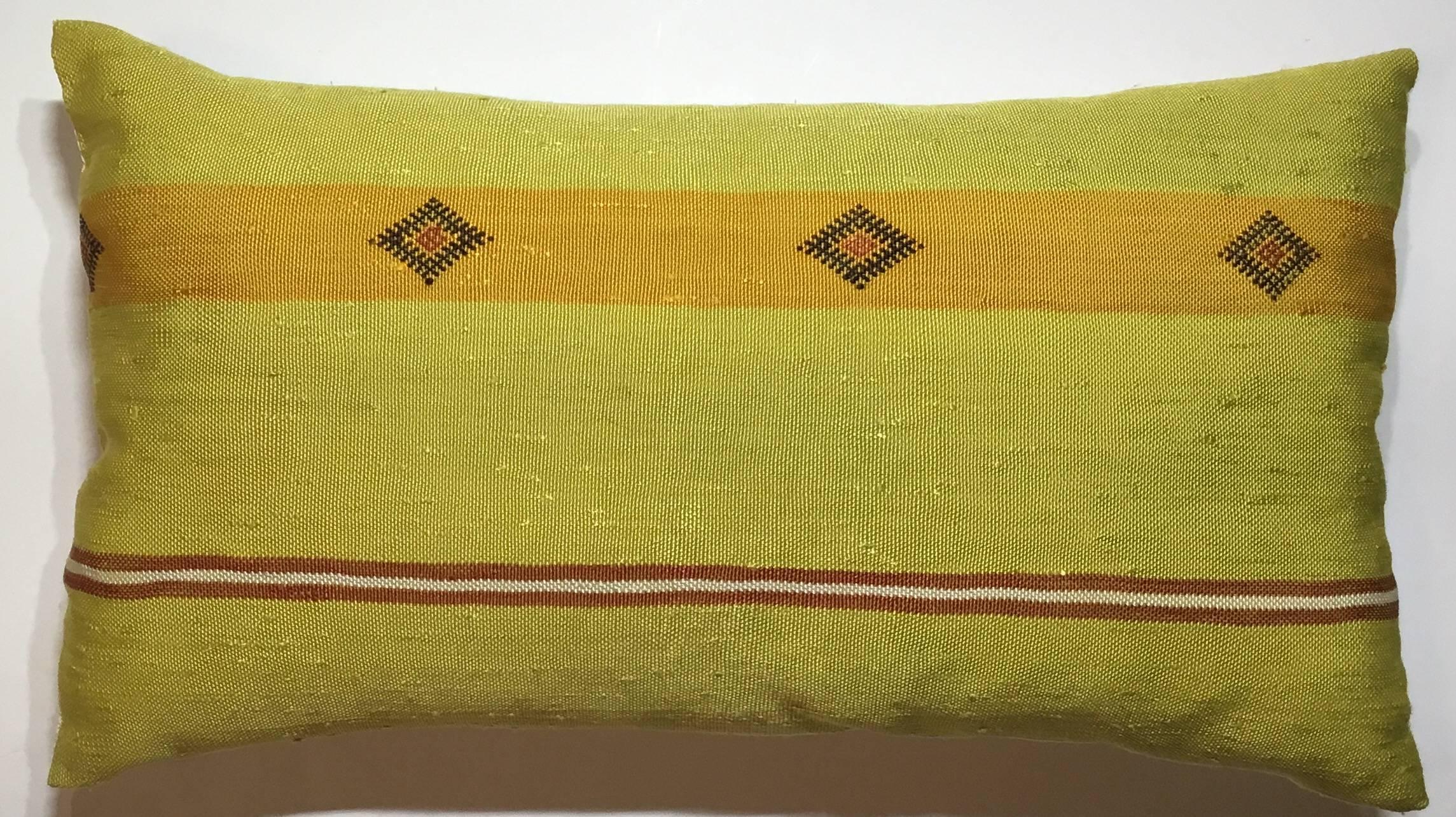 Beautiful pillow made of handwoven cactus silk textile with geometric motifs.
On exceptional beautiful lime color background.
Silk backing, frash insert.
