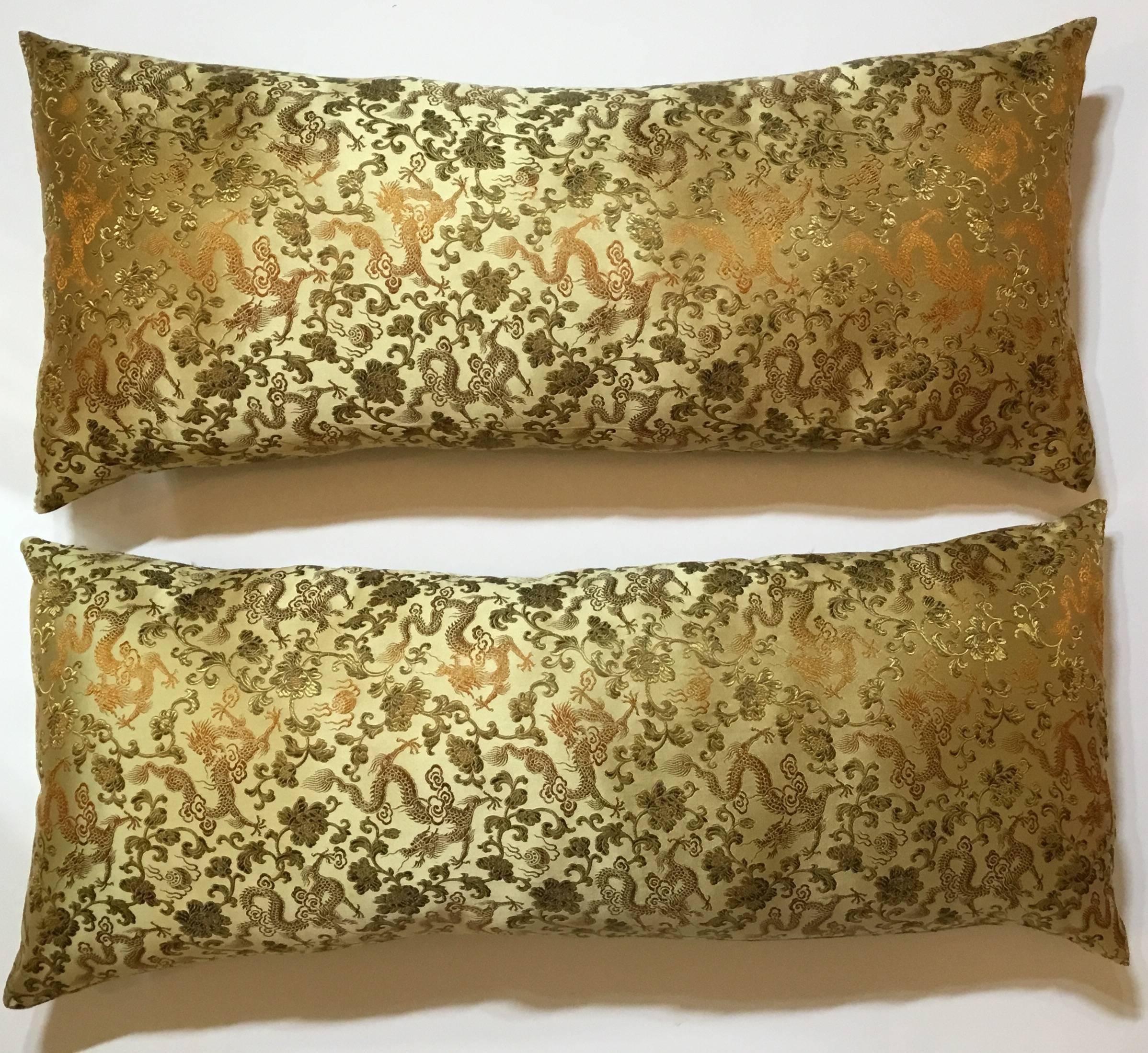 Pair of beautiful pillow made of vintage silk Chinese textile, all around .with elegant motifs of flowers and Chinese dragon on gold colors background.
Fresh inserts.