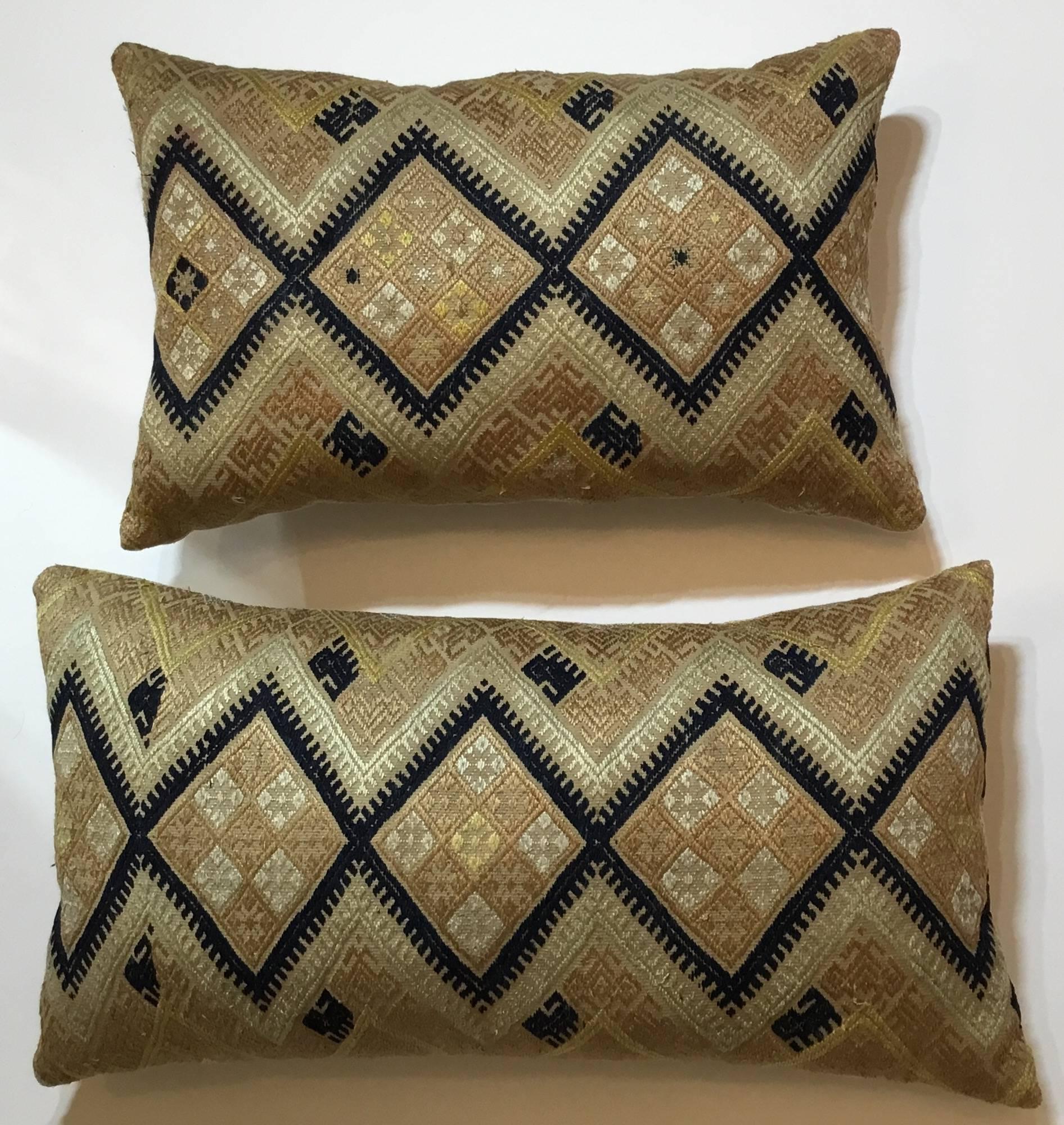 Beautiful pair of pillows made of hand embroidery silk on cotton cream color background. Primitive geometric and lions motifs.
Linen backing, fresh inserts.
Sizes:
5