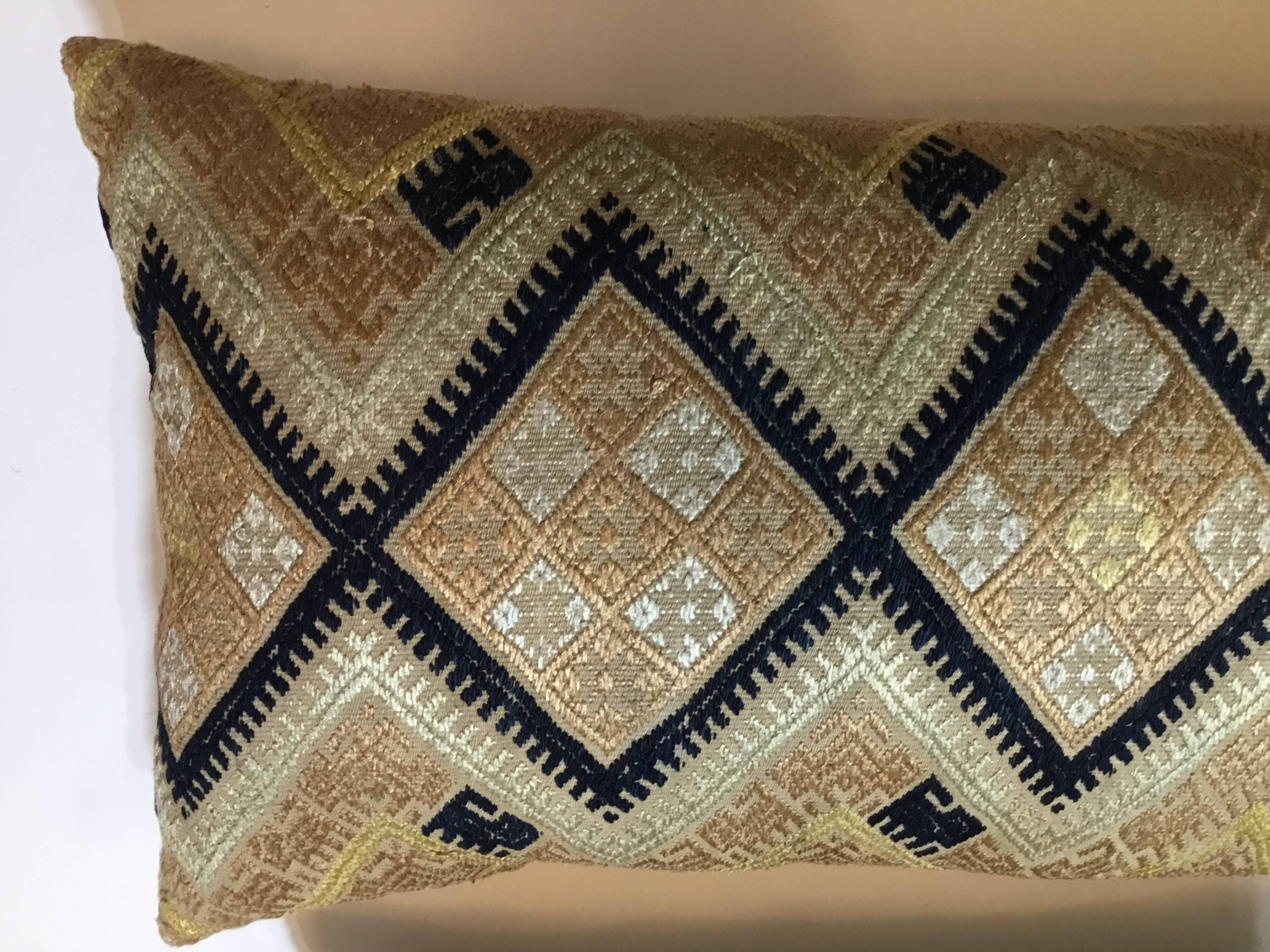 Pair of Vintage Hand Embroidery Suzani Pillows In Good Condition In Delray Beach, FL