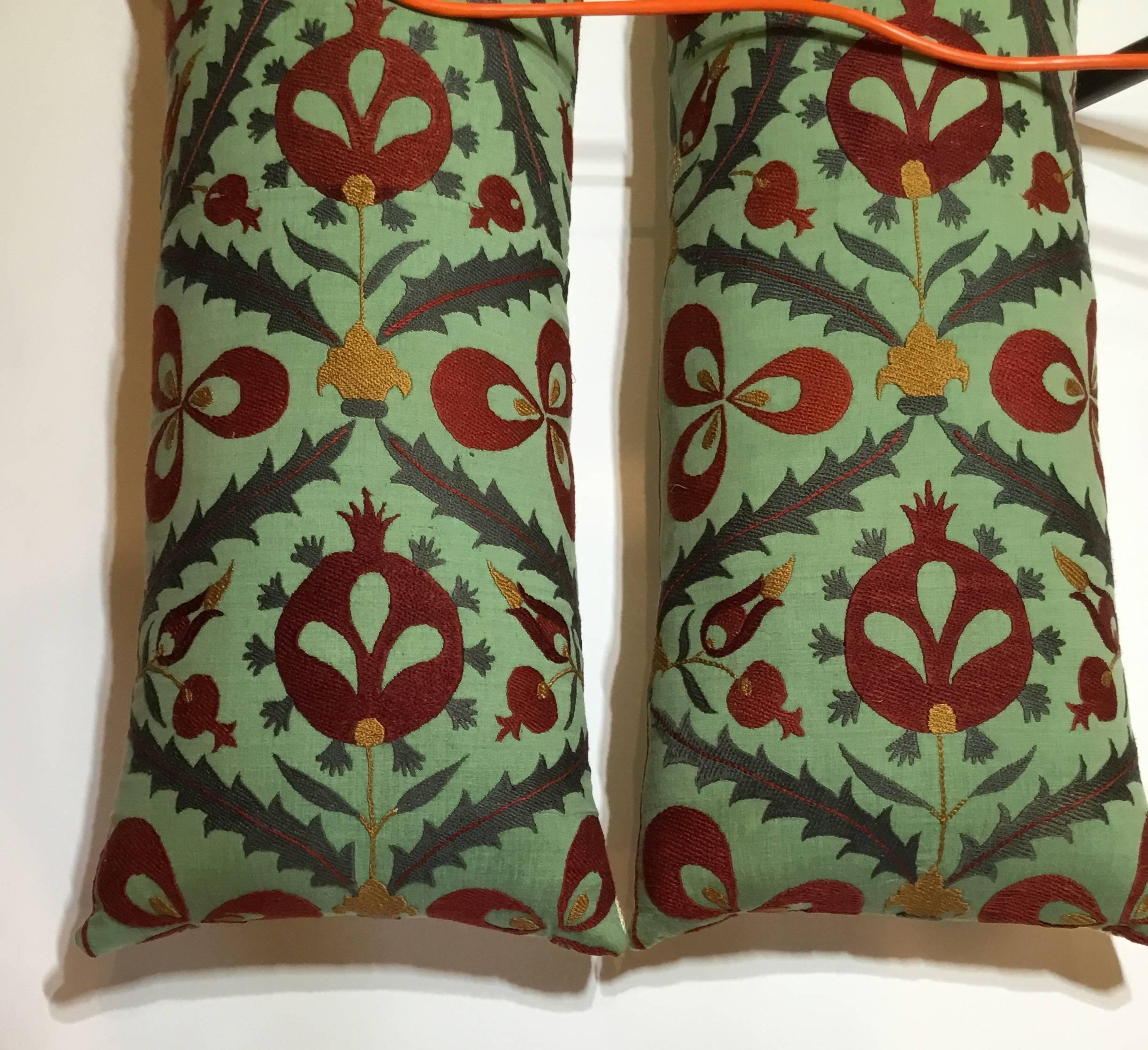Pair of Hand Embroidery Suzani Pillows In Excellent Condition In Delray Beach, FL