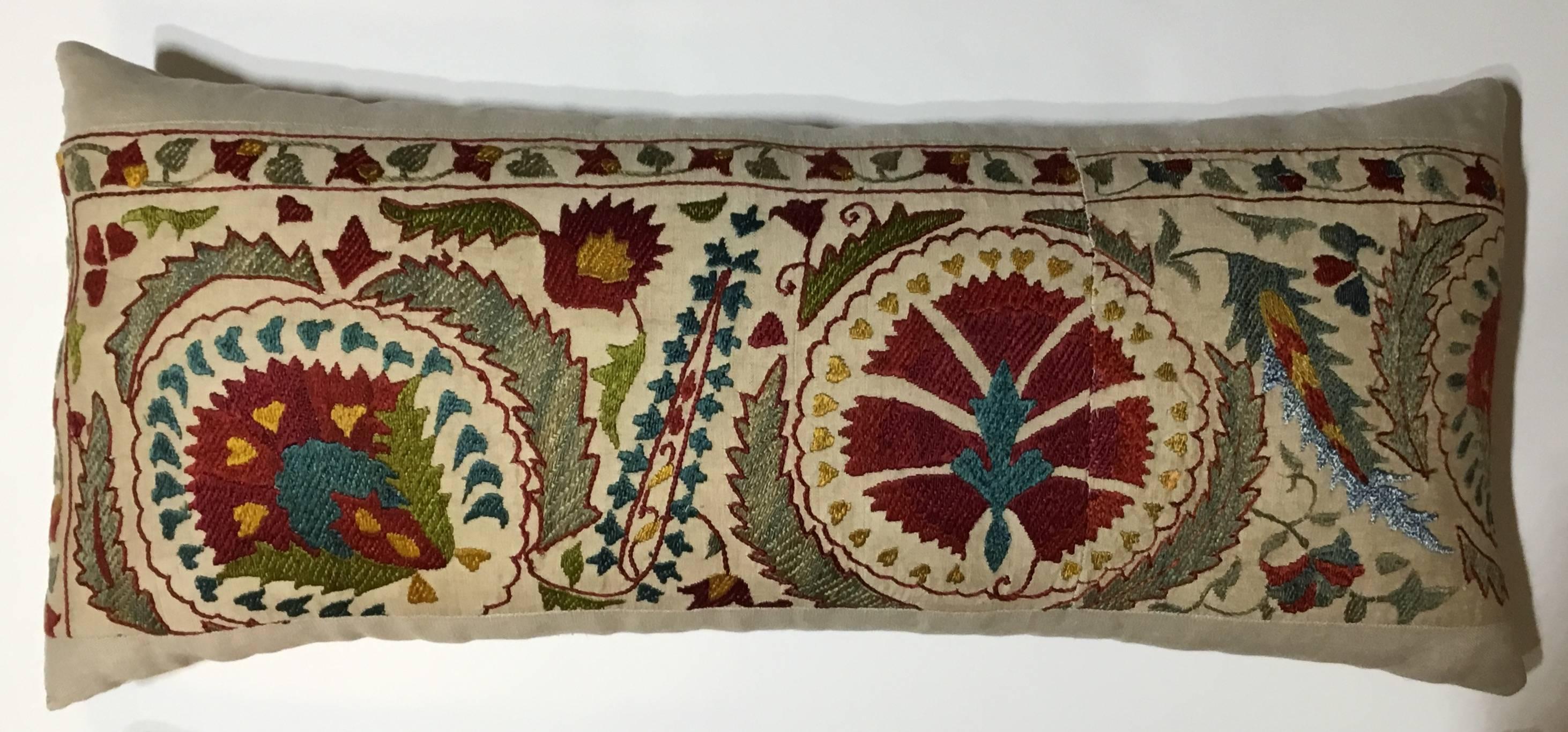 Pair of Suzani Pillows In Excellent Condition In Delray Beach, FL