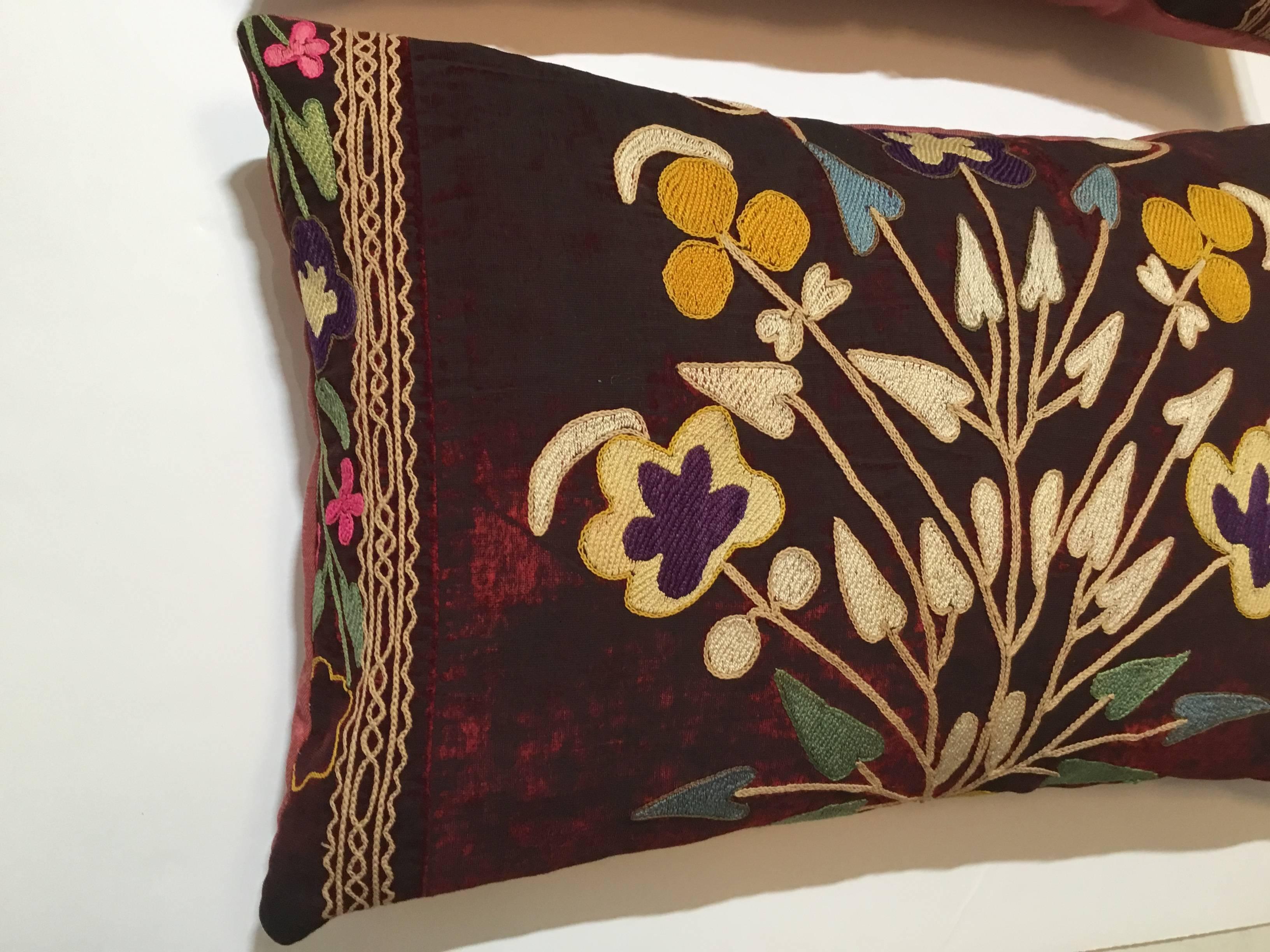 Pair of Antique Suzani Pillows In Good Condition In Delray Beach, FL