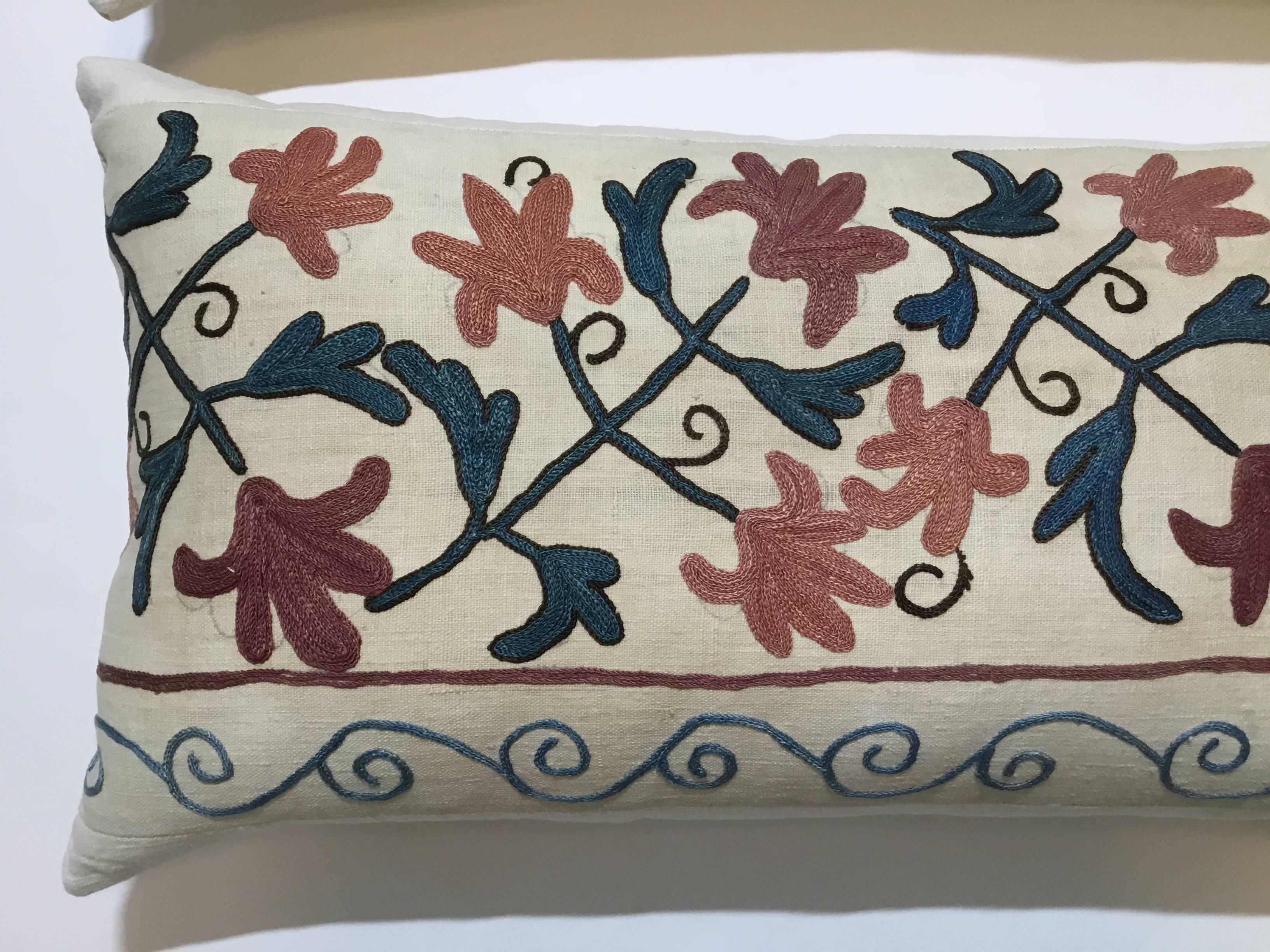 Pair of Suzani Pillows In Good Condition In Delray Beach, FL