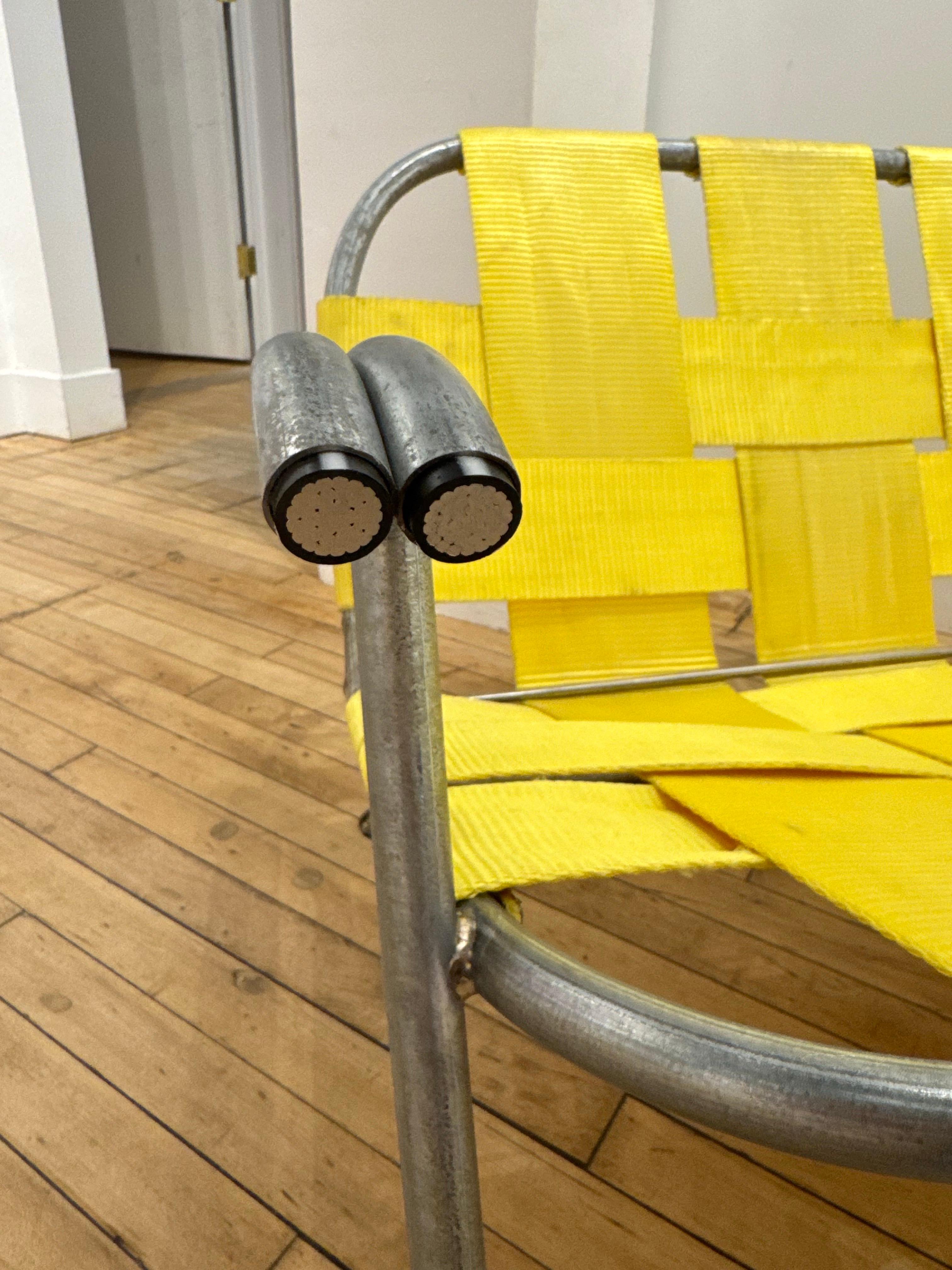 « The RAIR Chair », chaise d'appoint jaune d'artiste recyclé en résidence (RAIR) en vente 3