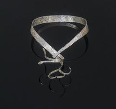 Collana in argento martellato a mano di Jacques Jarrige "Flora