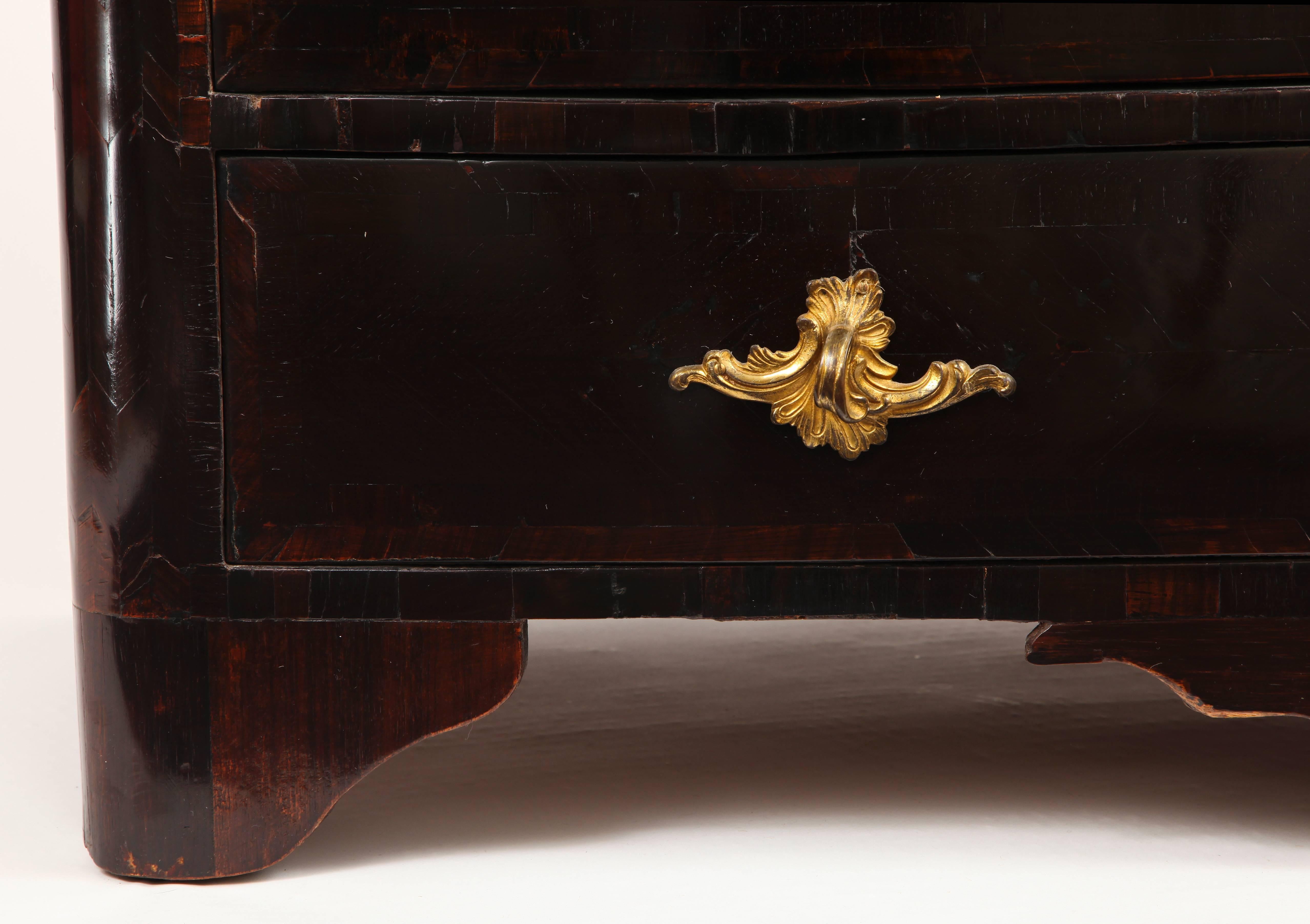 Fine French Early Louis XV Commode with Parquetry Inlay For Sale 2