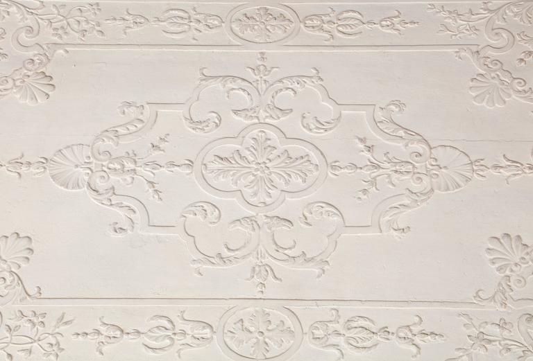 English Gesso Center Table in the I Taste at 1stdibs