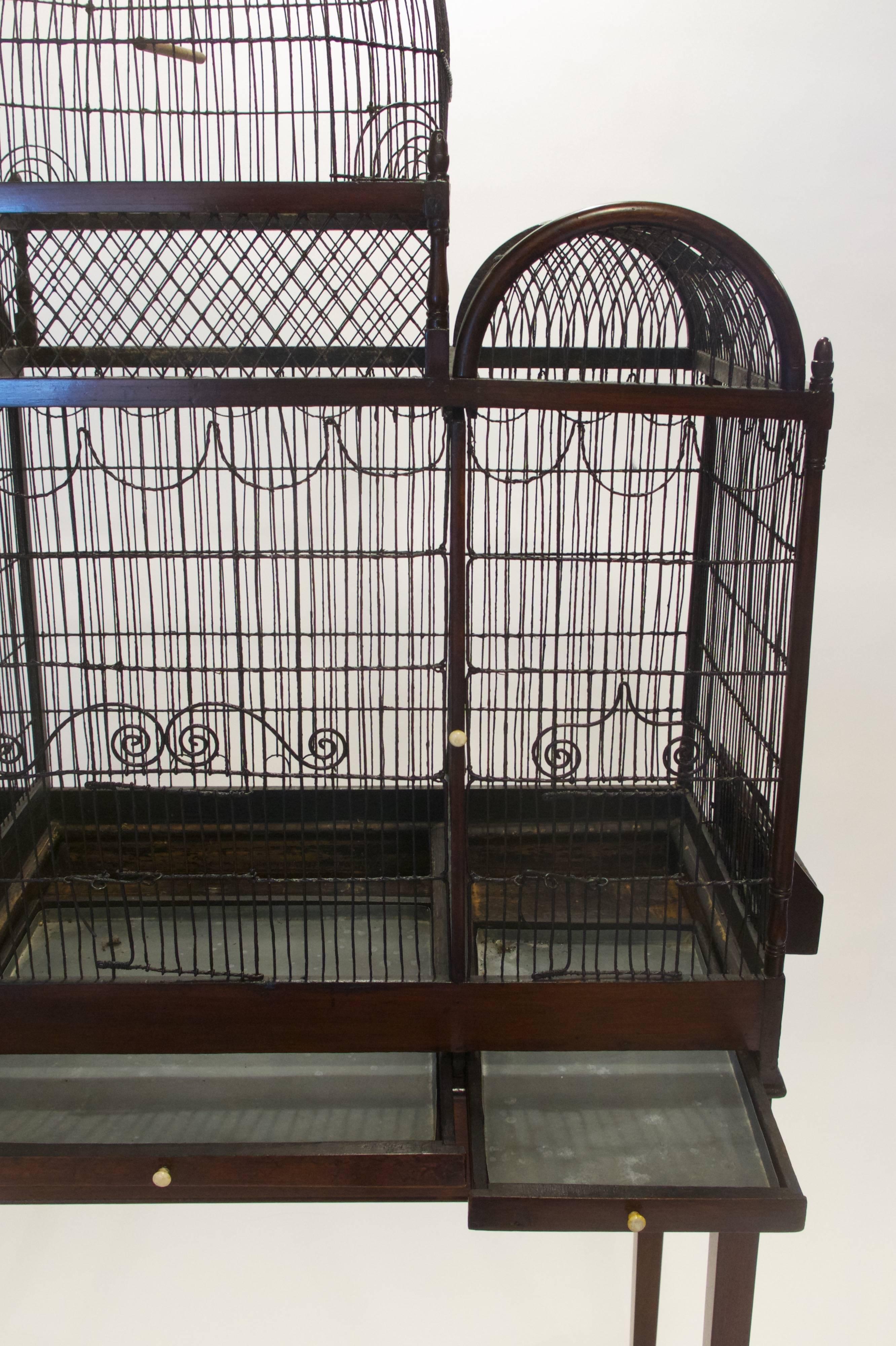 Fine and Rare English George III Birdcage on Stand, circa 1780 In Excellent Condition For Sale In New York, NY