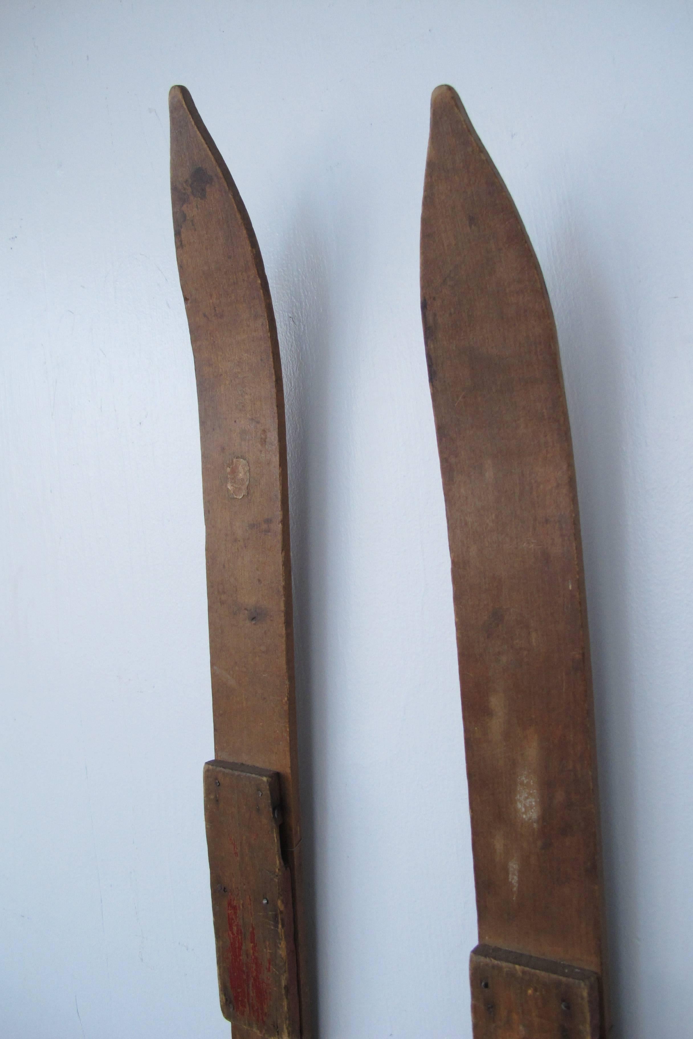 20th Century Pair of Early Child's Wooden Skis For Sale