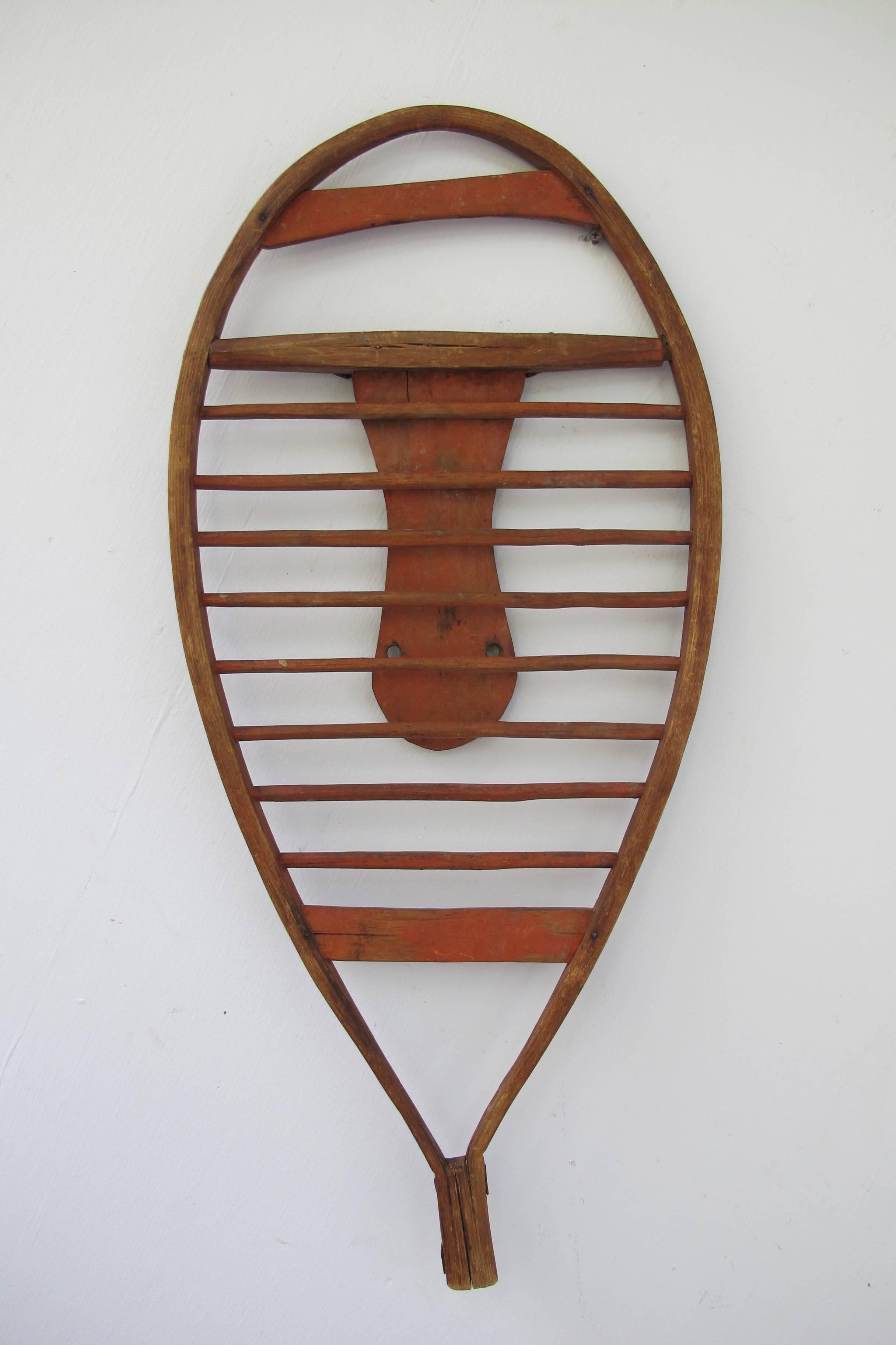 Early Graphic Wood Snowshoes In Good Condition For Sale In New York, NY