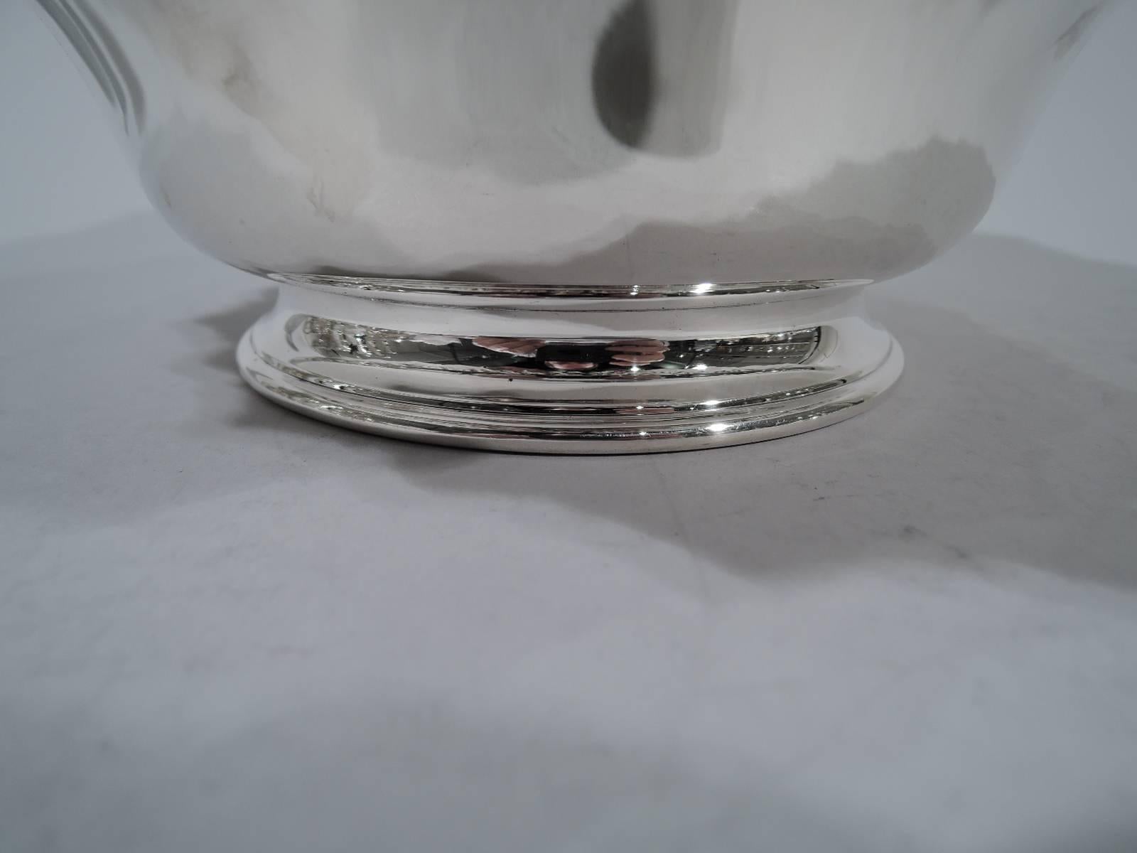 Kirk Repousse Sterling Silver Footed Bowl In Excellent Condition In New York, NY