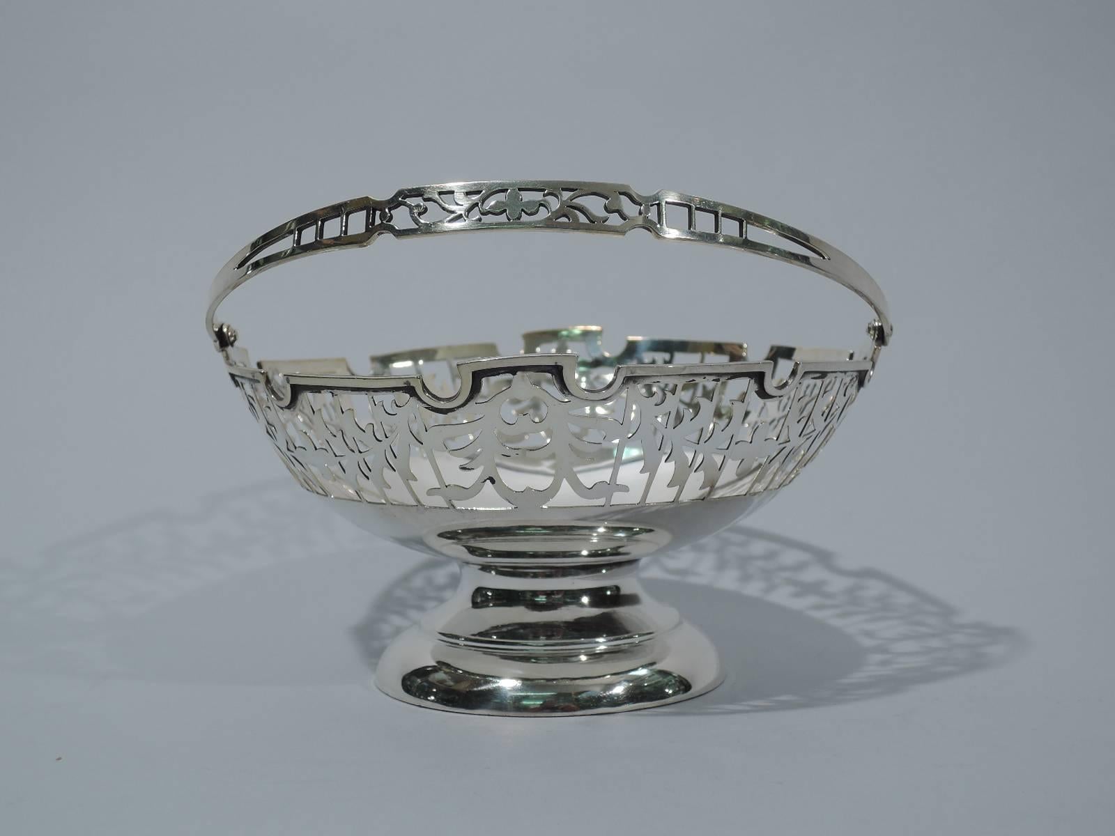 Antique Chinese Export Silver Footed Basket In Excellent Condition In New York, NY