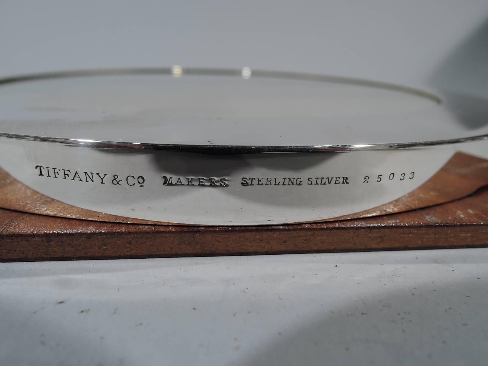 Tiffany Modern Sterling Silver Oval Picture Frame In Excellent Condition In New York, NY
