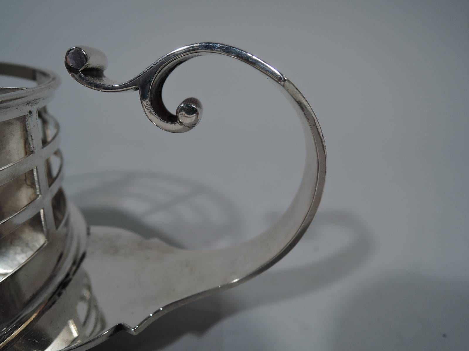 Antique English Sterling Silver Cigarette Cup and Lighter In Excellent Condition In New York, NY