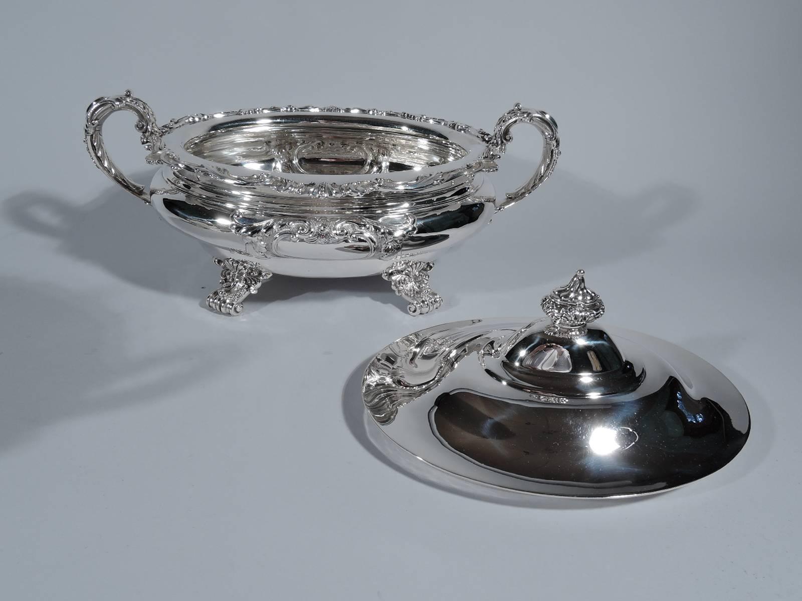 Edwardian Beautiful Pair of Antique Gorham Sterling Silver Covered Vegetable Dishes