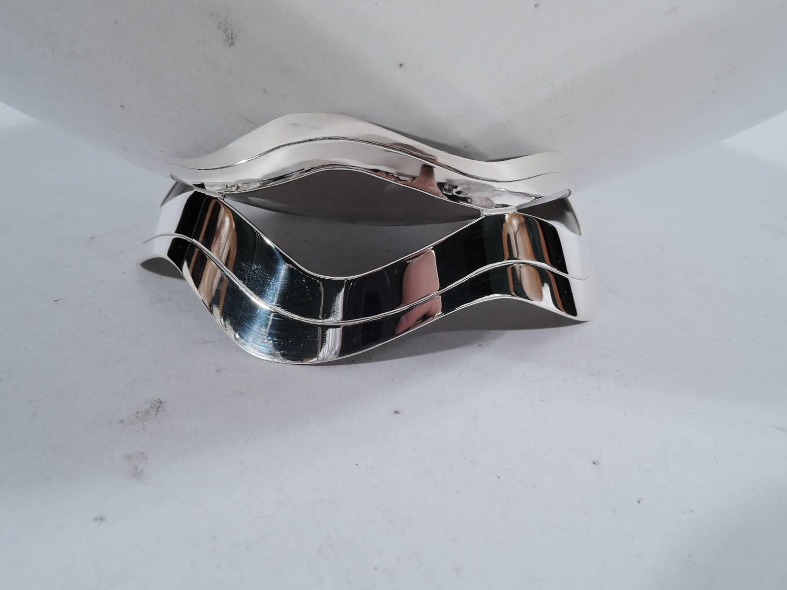 Tiffany Mid-Century Modern Sterling Silver Ribbon Bowl In Excellent Condition In New York, NY