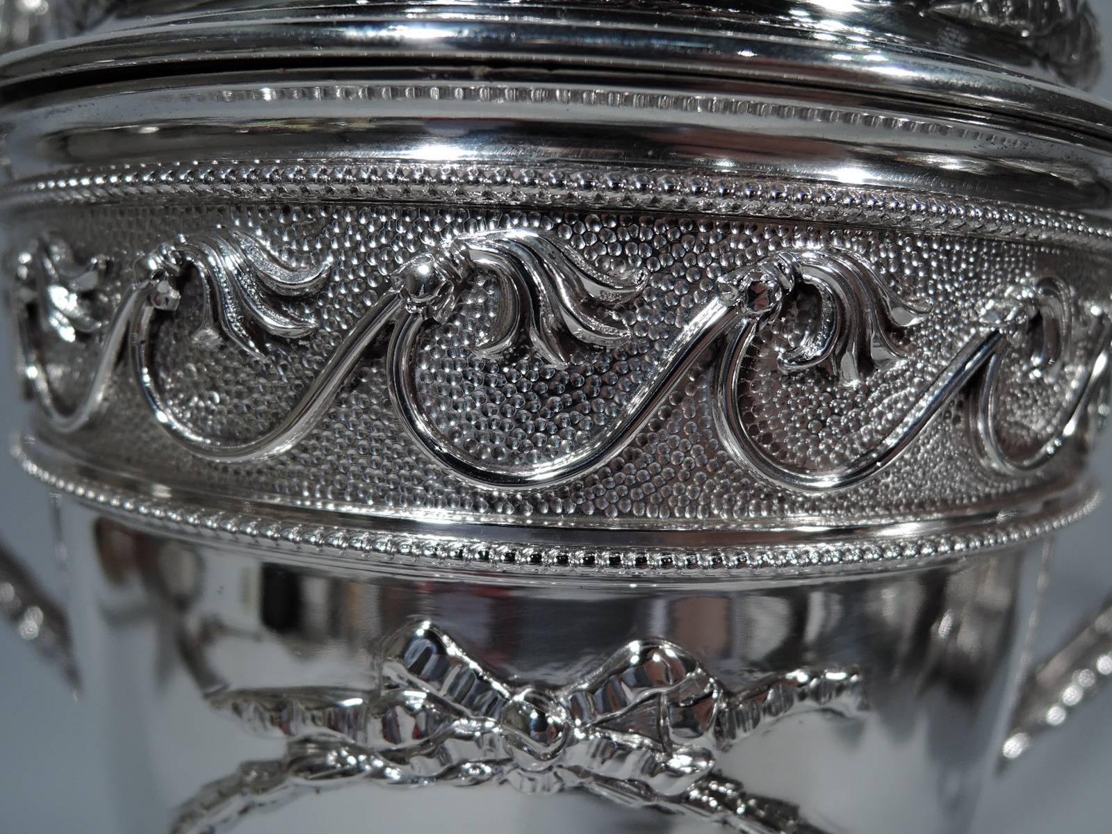 Antique English Neoclassical Sterling Silver Trophy Cup In Excellent Condition In New York, NY