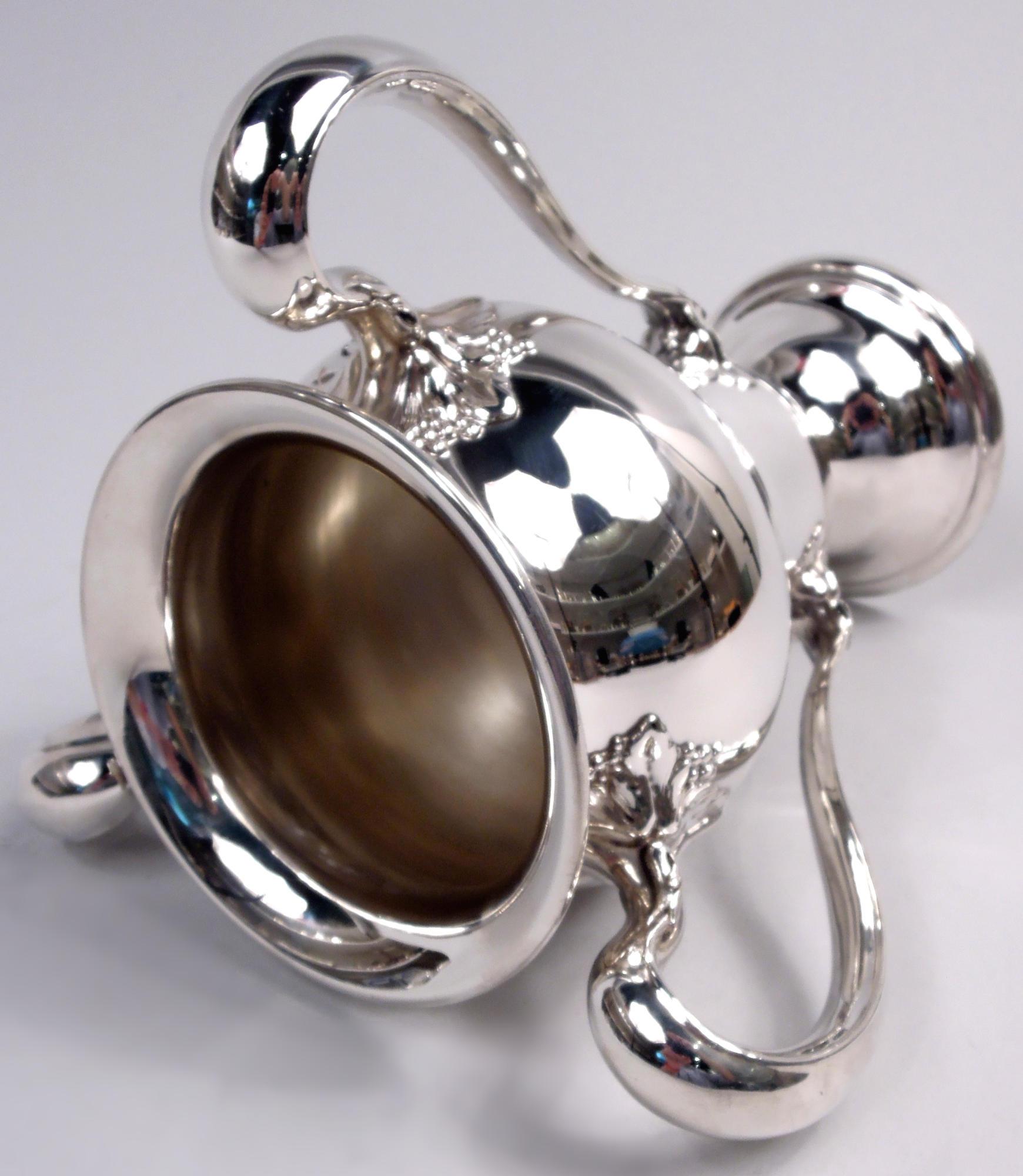Ancienne coupe trophée en argent sterling de l'époque américaine édouardienne de l'Art nouveau Bon état - En vente à New York, NY