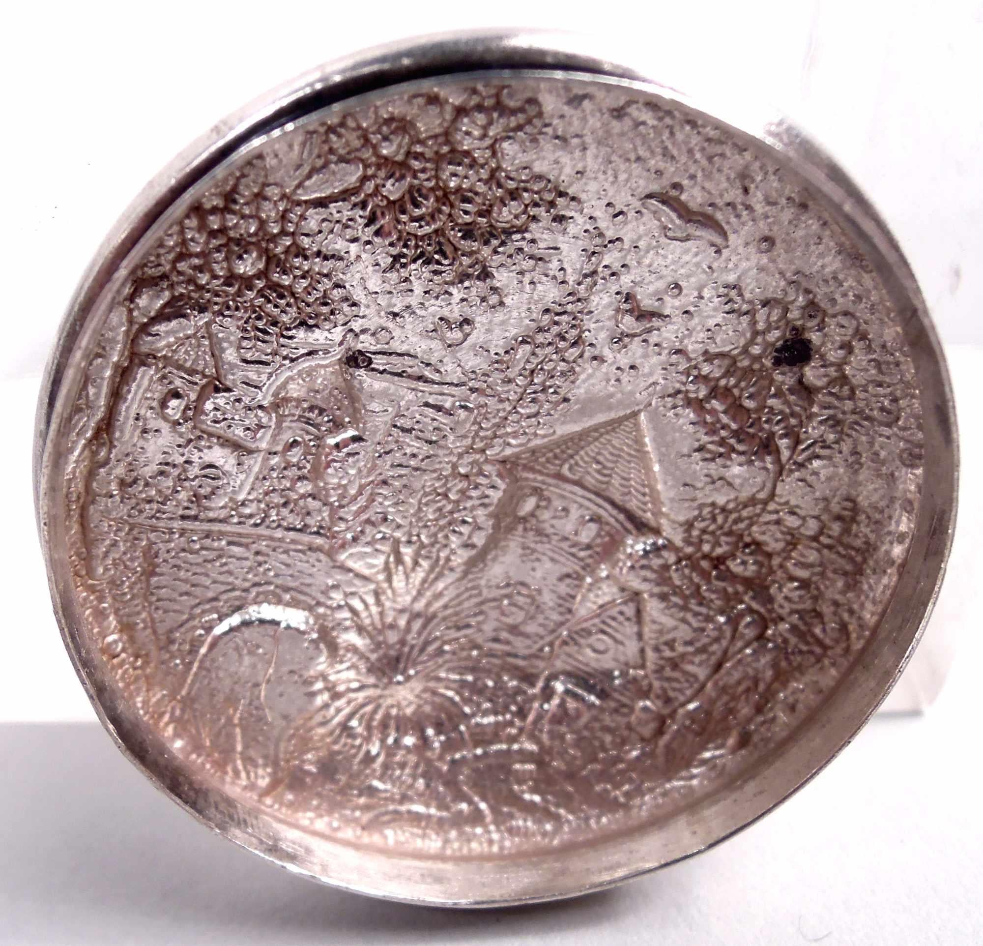 Antique Kirk Baltimore Sterling Silver Pillbox with Pastoral Scene In Good Condition For Sale In New York, NY