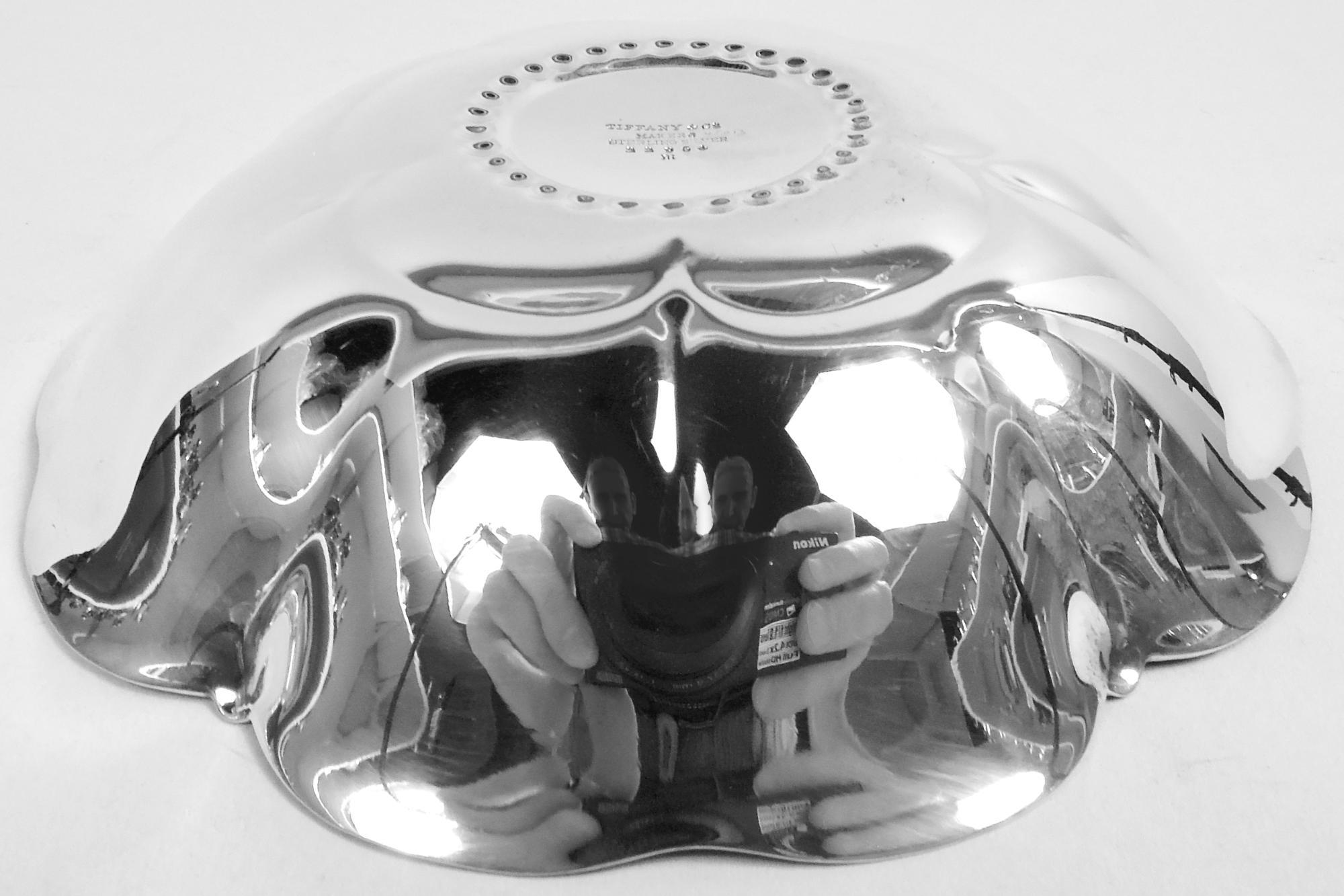 XX secolo Ciotola con testa di fiore in argento Tiffany American Midcentury Modern in vendita