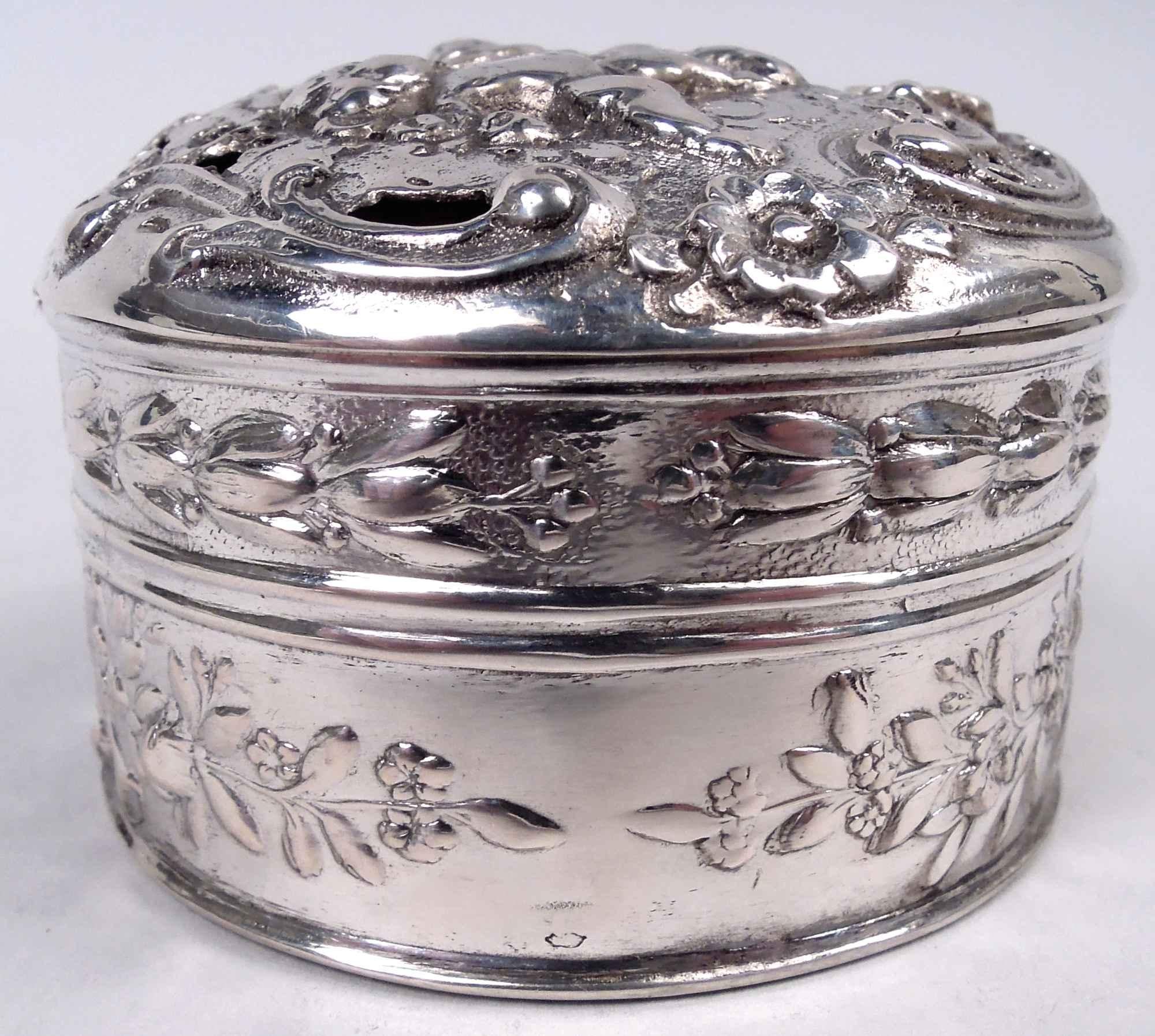 Antique German Rococo Small Silver Box In Good Condition For Sale In New York, NY