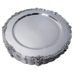 Lot de 12 assiettes plates traditionnelles en argent massif