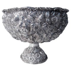 Schofield Baltimore Repoussé-Punschschale aus Sterlingsilber als Tischdekoration